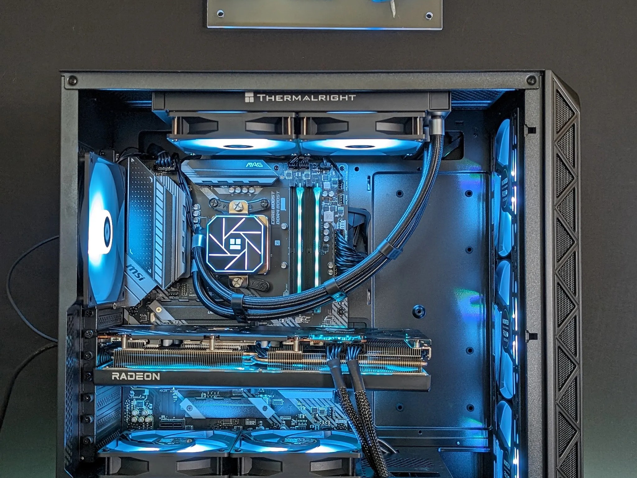 RX 7800xt // Ryzen 7 5700x3D // 32GB 3600MHz RAM // 1TB Gen4 NVMe