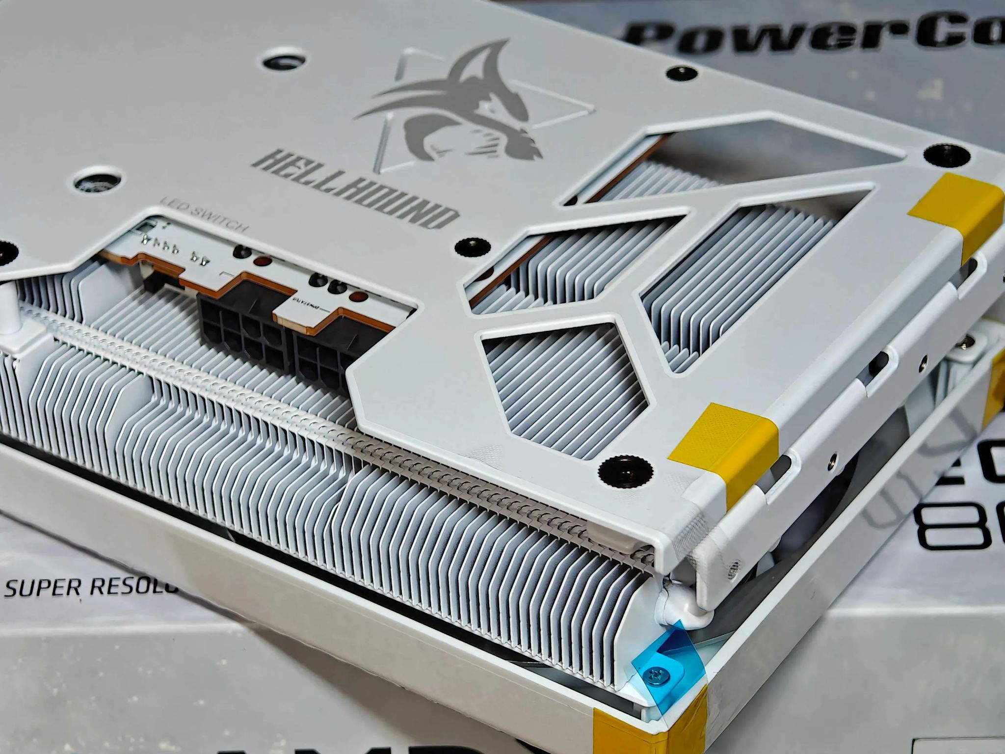 AMD Radeon RX 7800 XT 16GB PowerColor Hellhound Spectral White Graphics Card GPU GDDR6 Tripple Fan