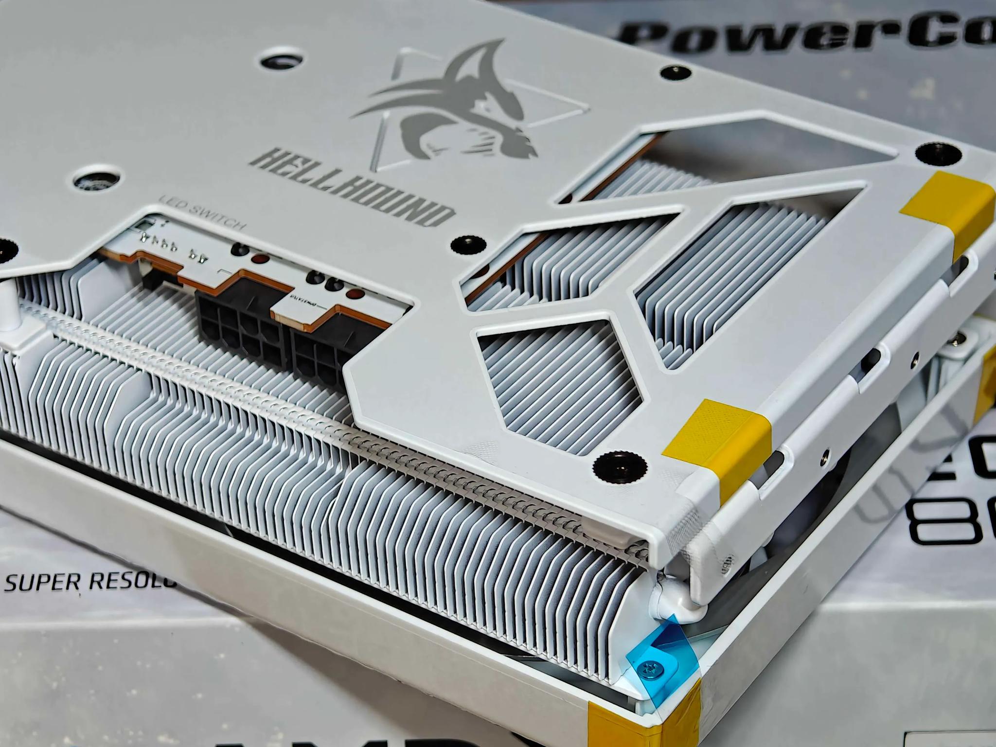 AMD Radeon RX 7800 XT 16GB PowerColor Hellhound Spectral White Graphics Card GPU GDDR6 Tripple Fan
