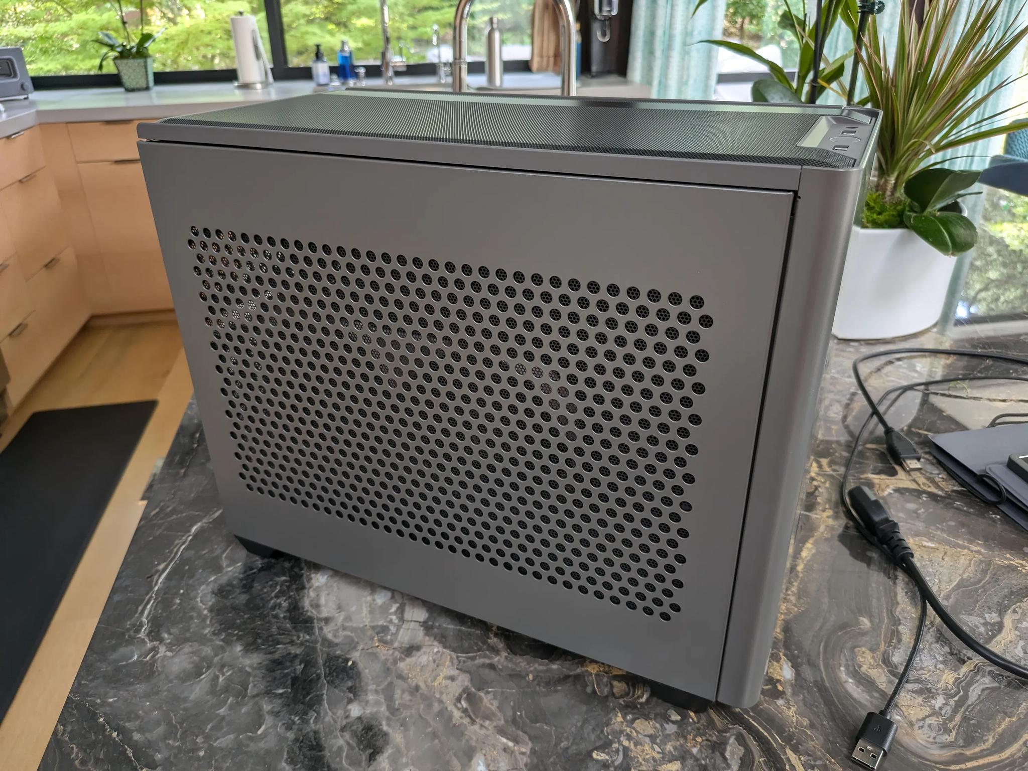 Gaming Desktop PC NR200P AMD Ryzen 5700X3D RTX 4070 32GB RAM 2TB SSD