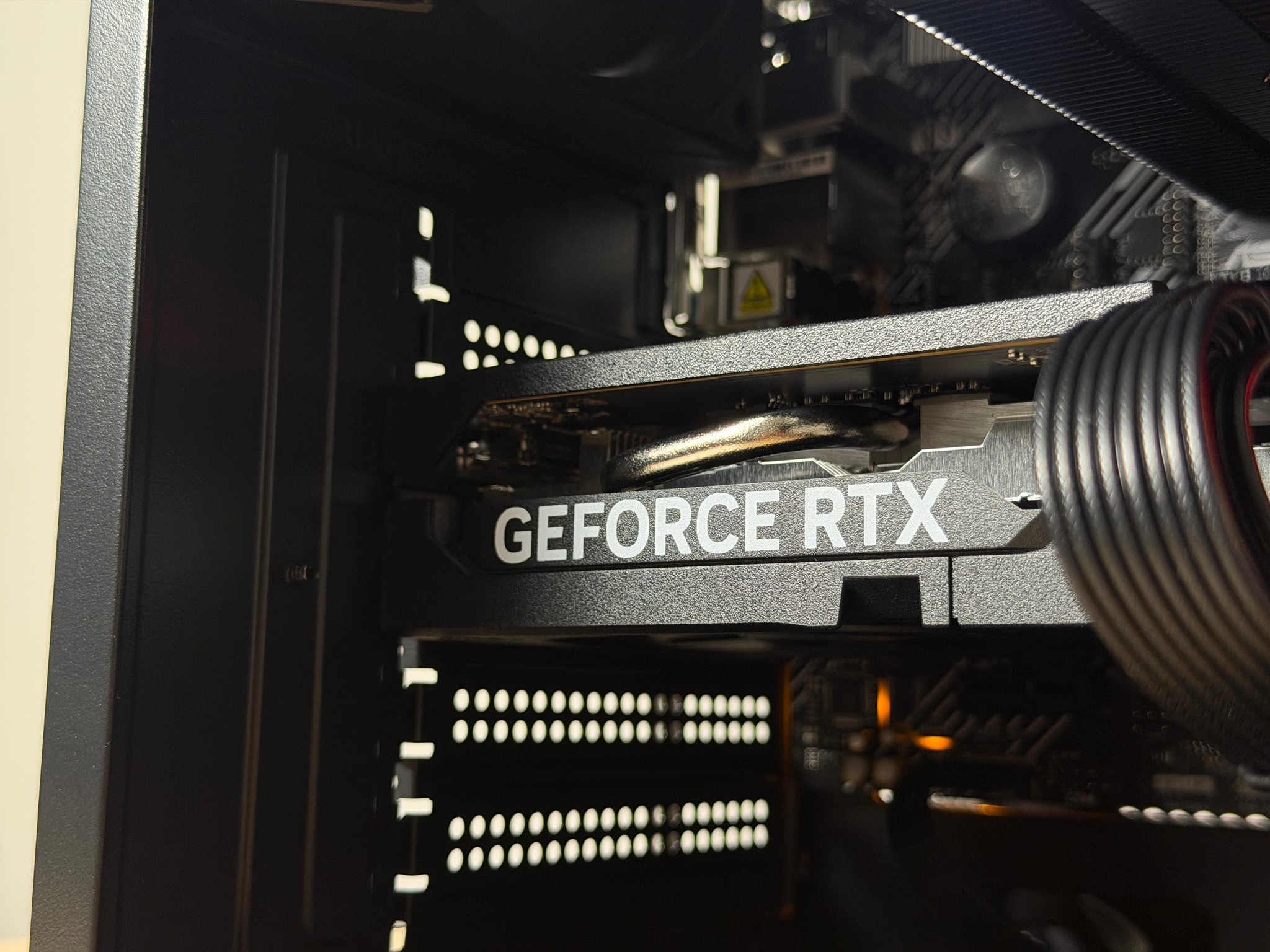 ♠️ Black Gaming PC ♠️ RTX 5050 ( = 4060) | Ryzen 5 5500 | 16gb RGB RAM | 1TB SSD - WiFi, BlueTooth