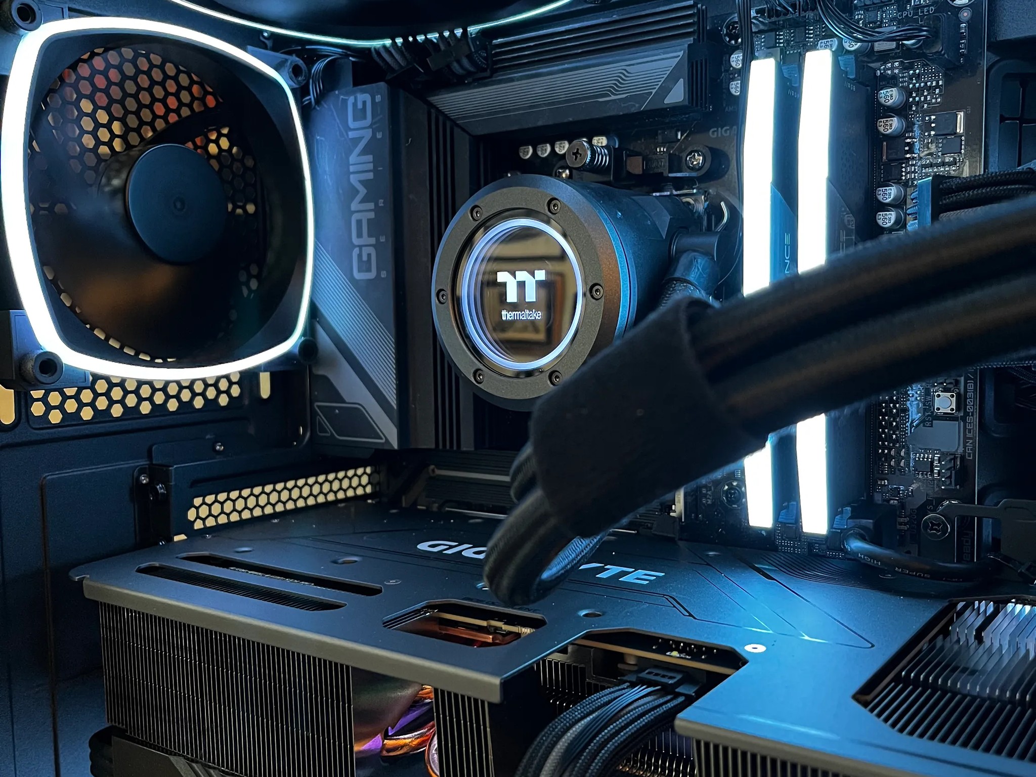 Monolith - RTX 4080 SUPER | Ryzen 7 7800X3D | 32GB DDR5 @ 6000MT/sec | 4TB storage | 1050W PSU