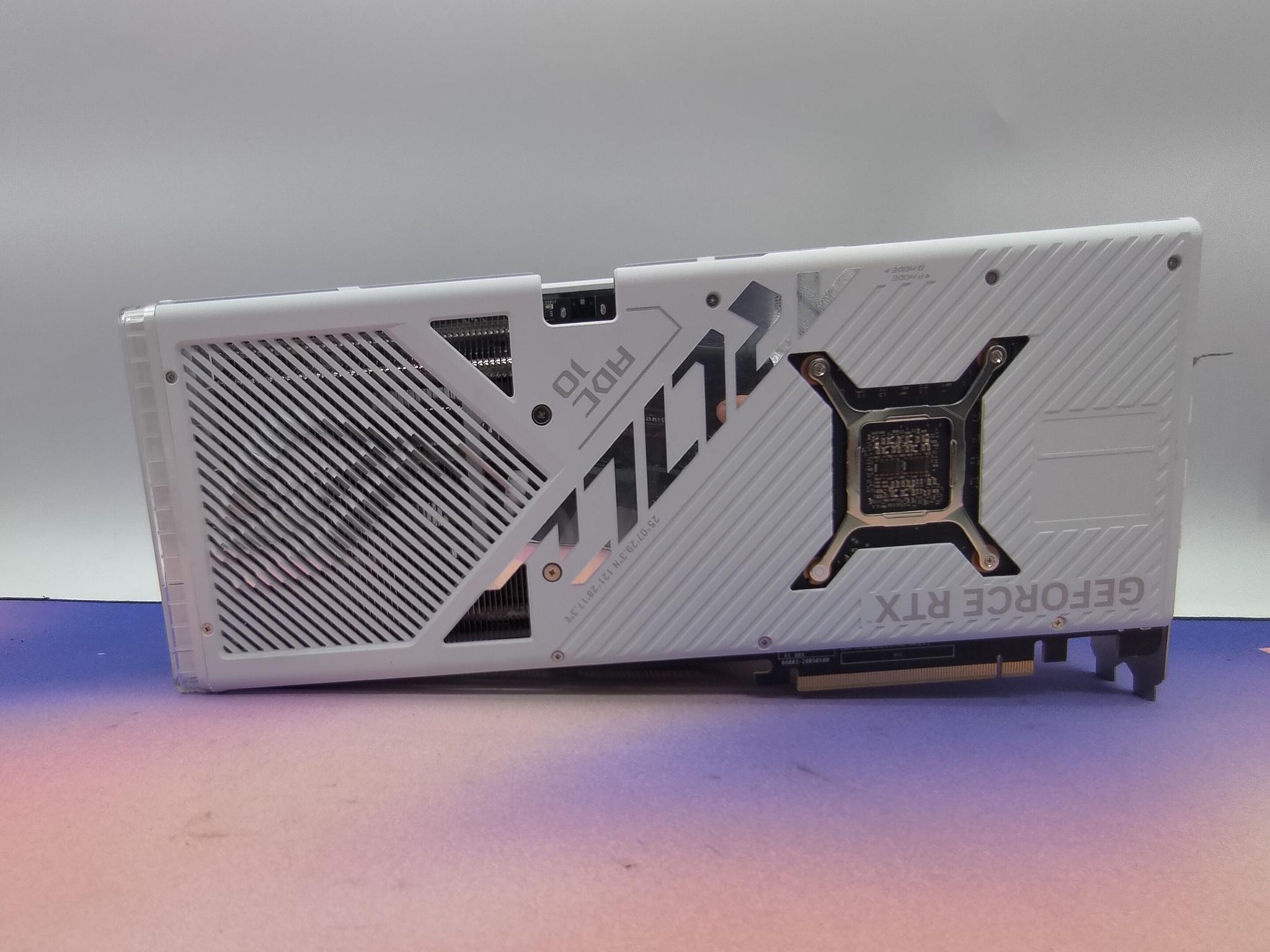 Asus ROG Strix RTX 4080 White Edition