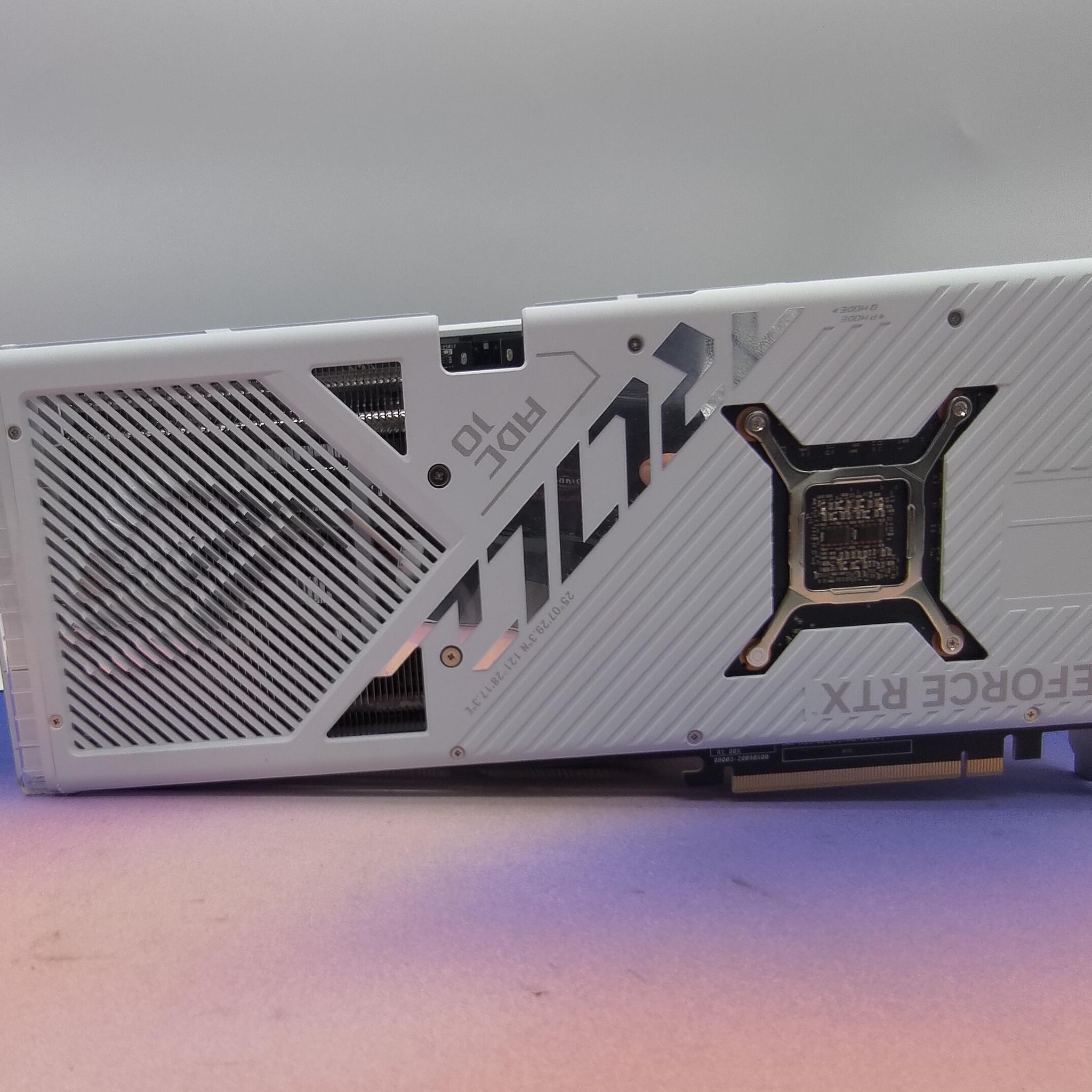 Asus ROG Strix RTX 4080 White Edition