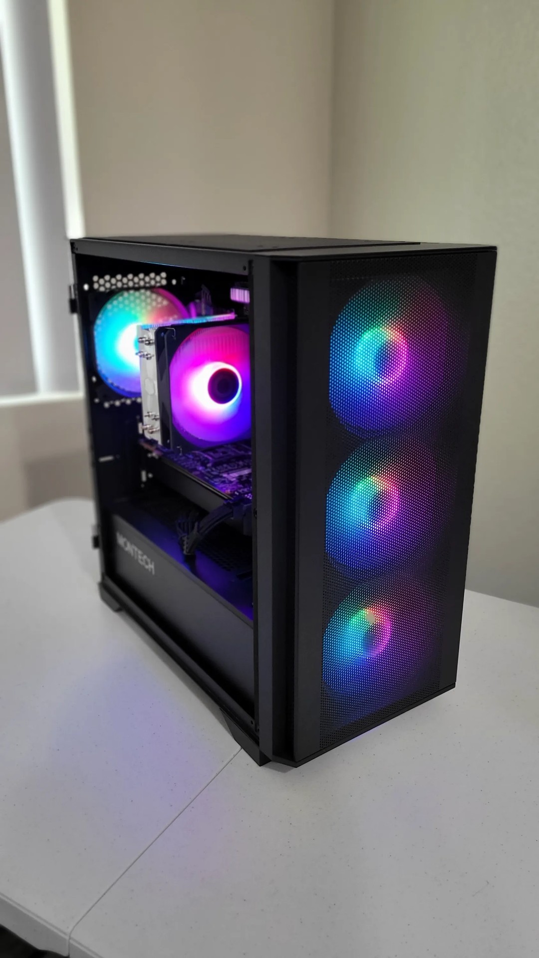 Black Gaming PC (Ryzen 5 2600X + GTX 1070 Ti + 1TB SSD + 16GB RAM