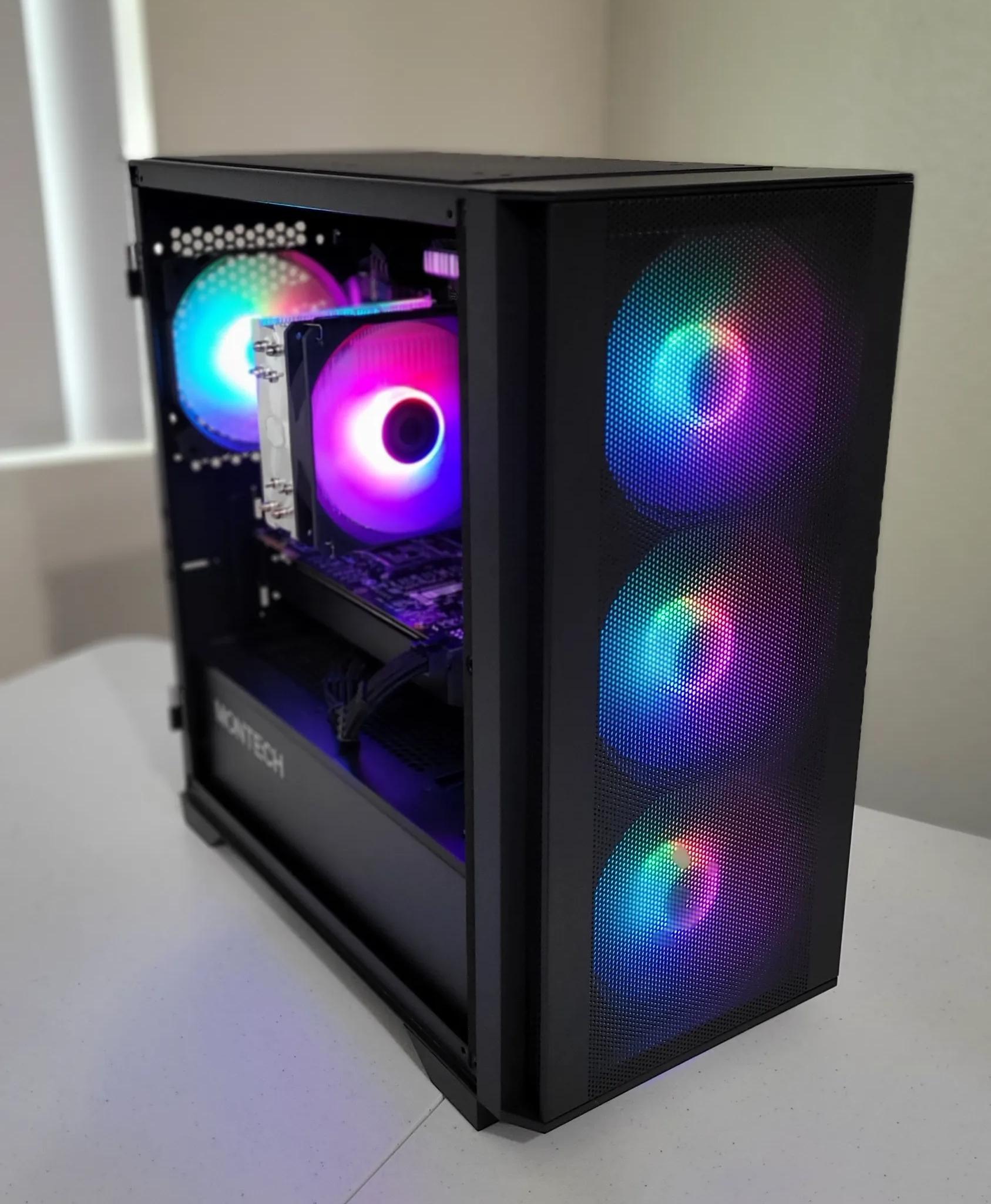 Black Gaming PC (Ryzen 5 2600X + GTX 1070 Ti + 1TB SSD + 16GB RAM + Wifi)