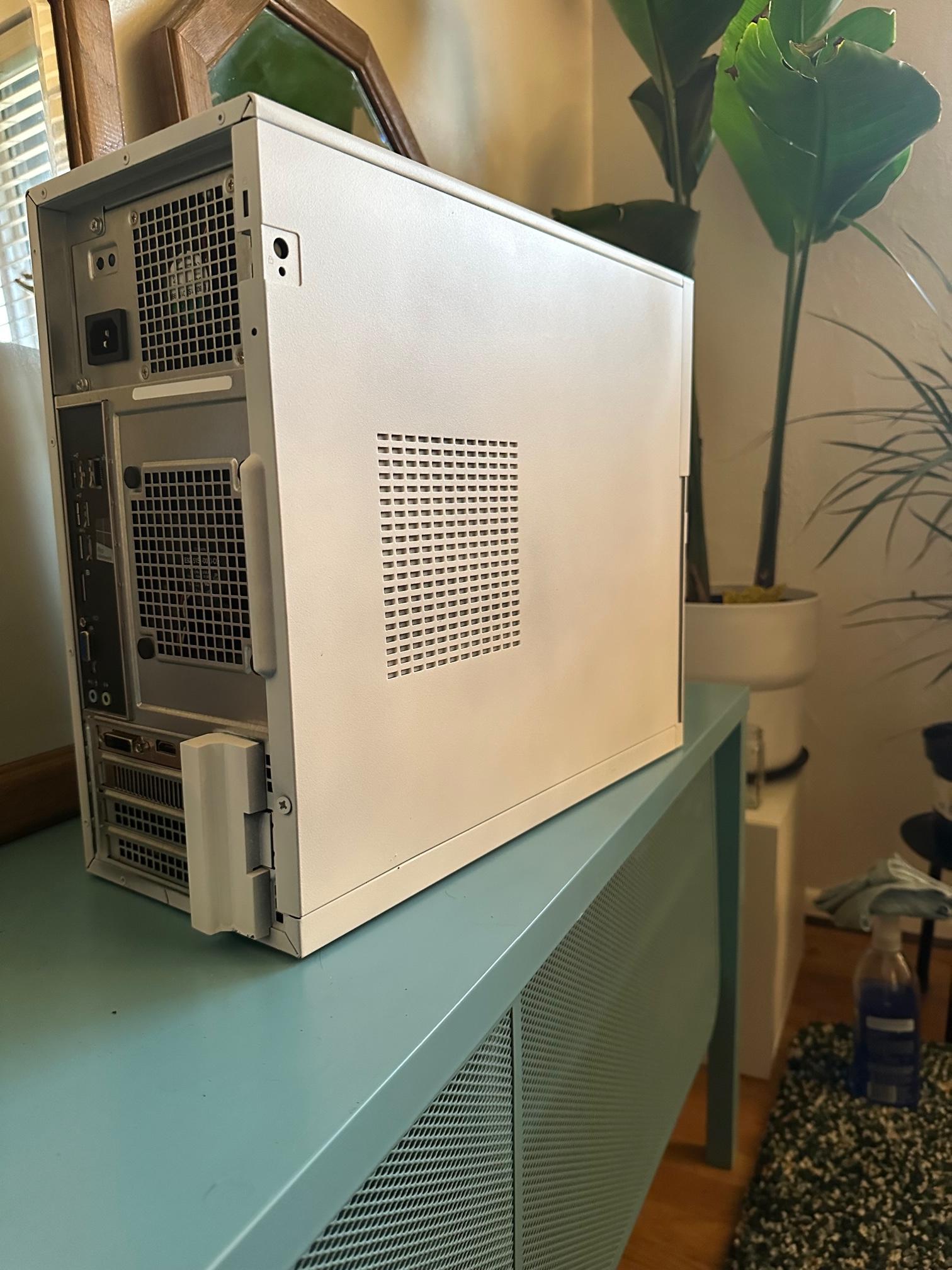 Custom White rx560 & i5-4690k Optiplex