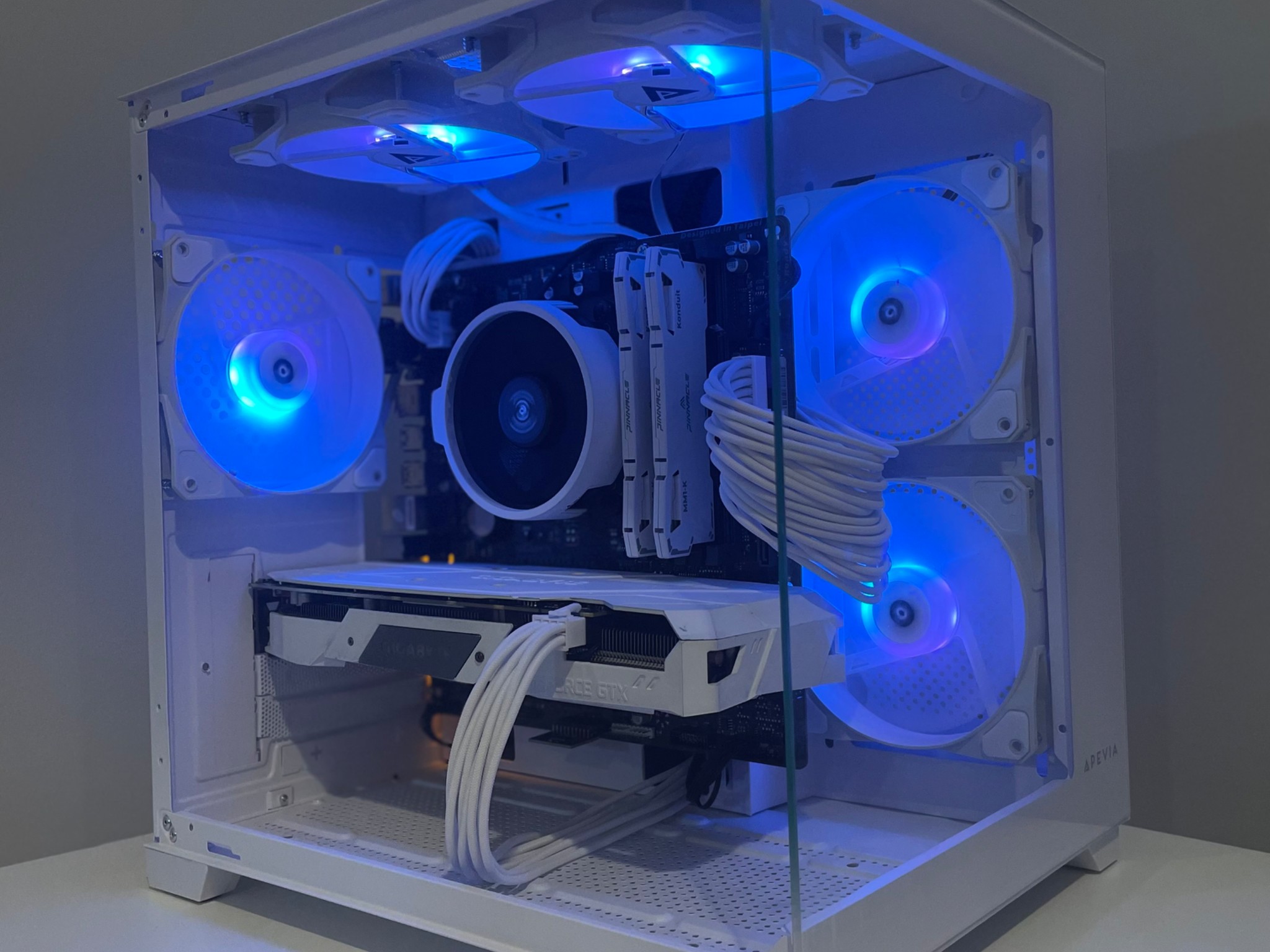 White Gaming Pc Gtx 1660 Super, Ryzen 5 2600, 16gb Ram, 256gb svme ssd