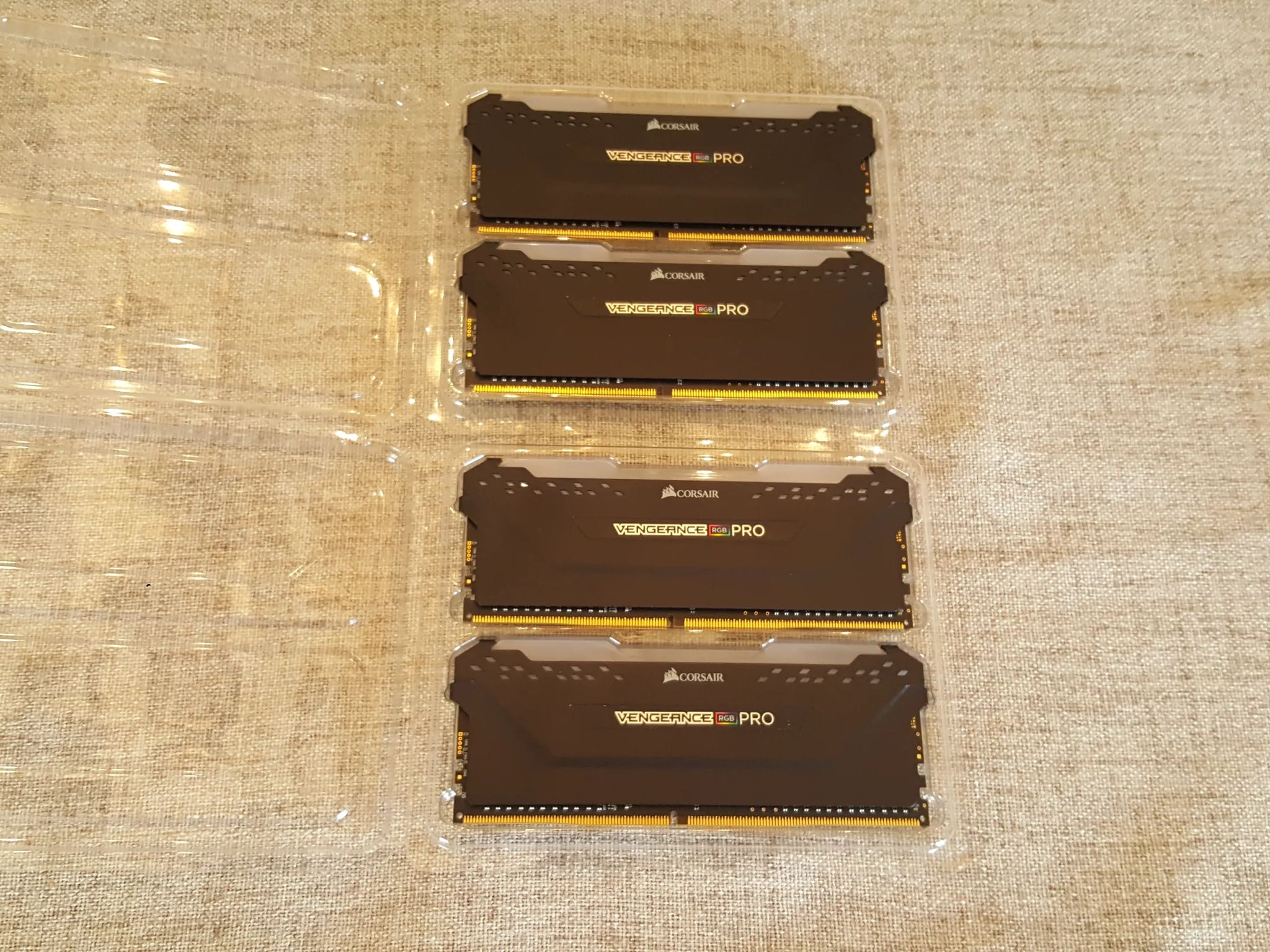 32GB Corsair Vengeance RGB PRO DDR4 (4X8) 3200MHz