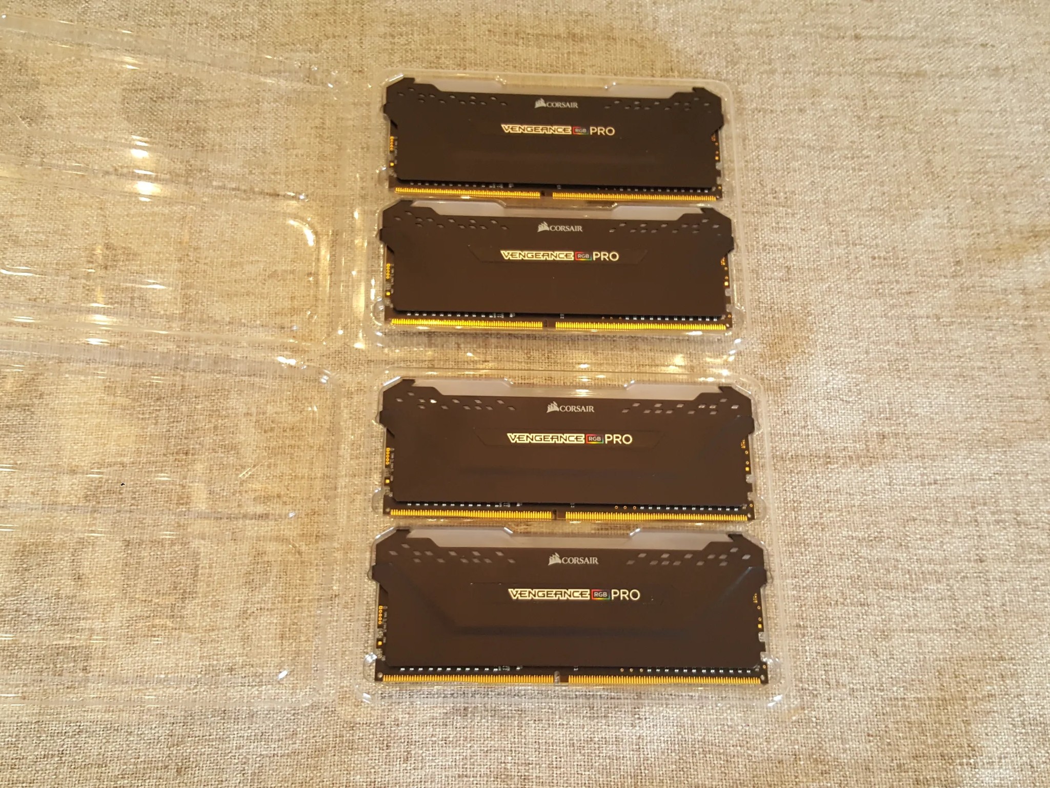 32GB Corsair Vengeance RGB PRO DDR4 (4X8) 3200MHz