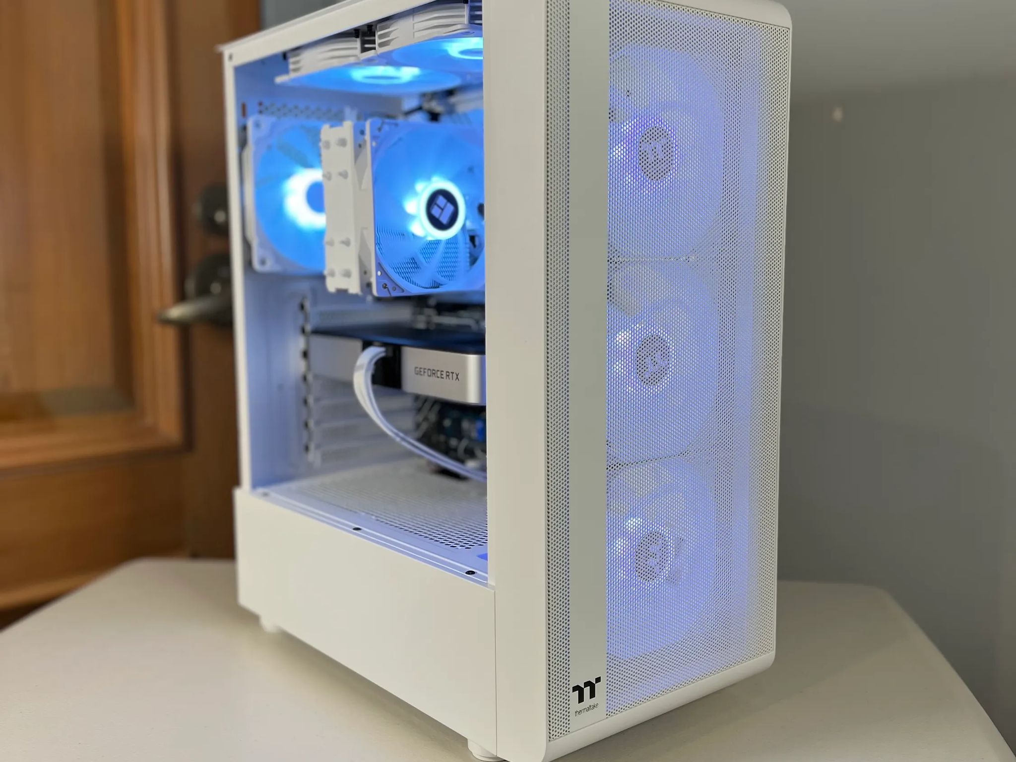 Mid Range White Gaming PC (i5-12400 + RTX 3060Ti)