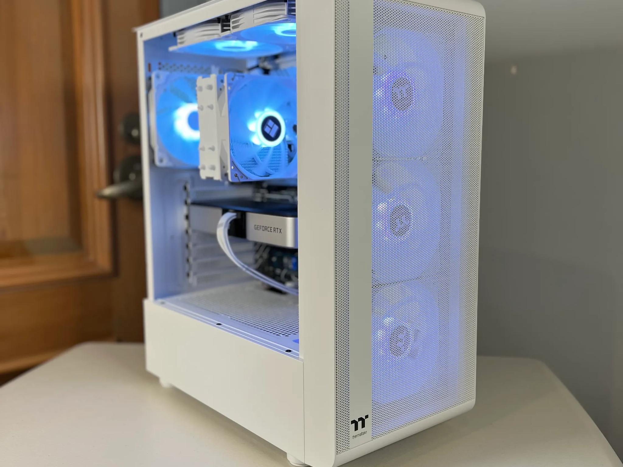 Mid Range White Gaming PC (i5-12400 + RTX 3060Ti)