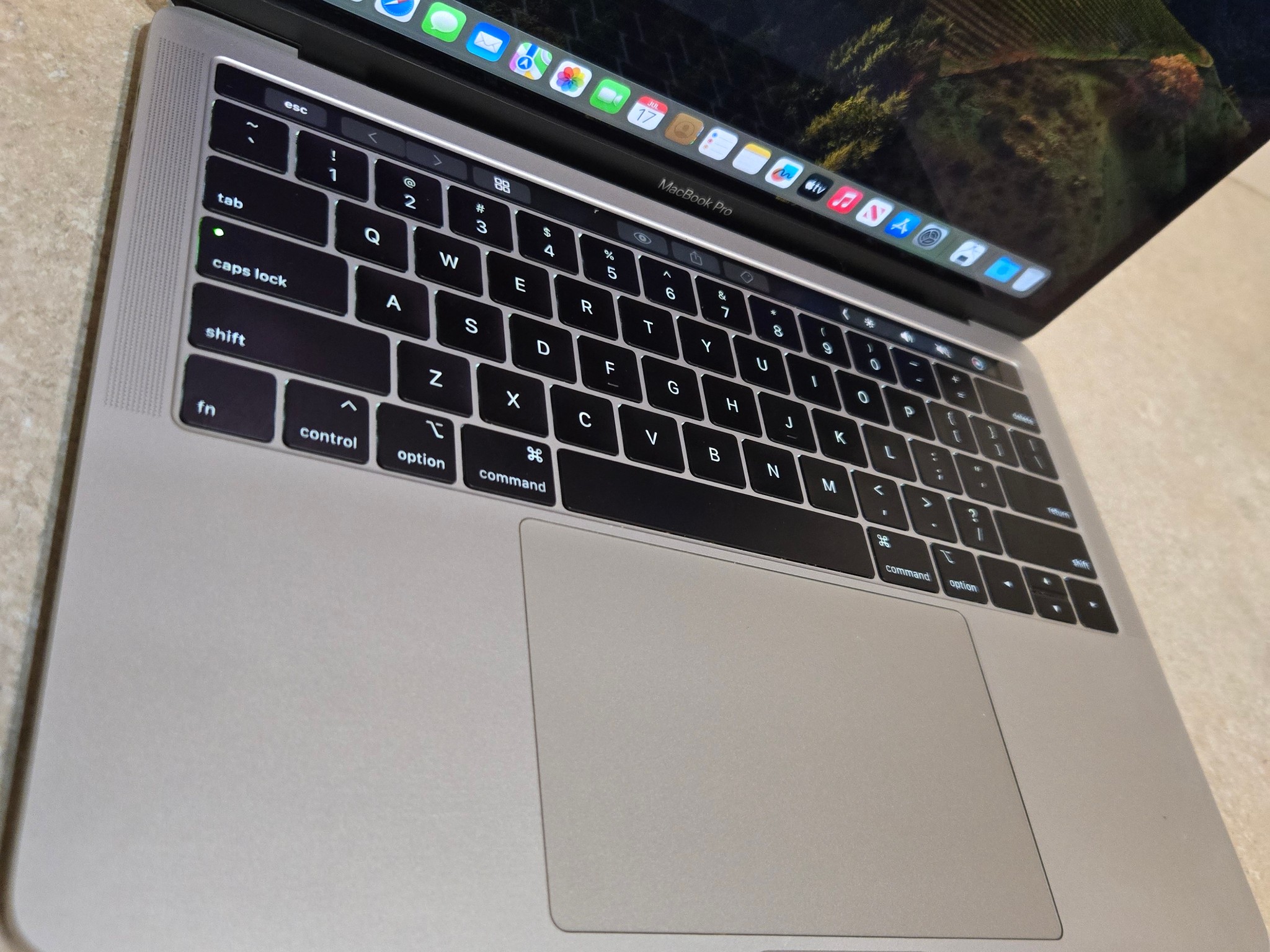 Apple Macbook Pro 13 inch Laptop - 2018 - 1TB - intel i7 - Model A1989