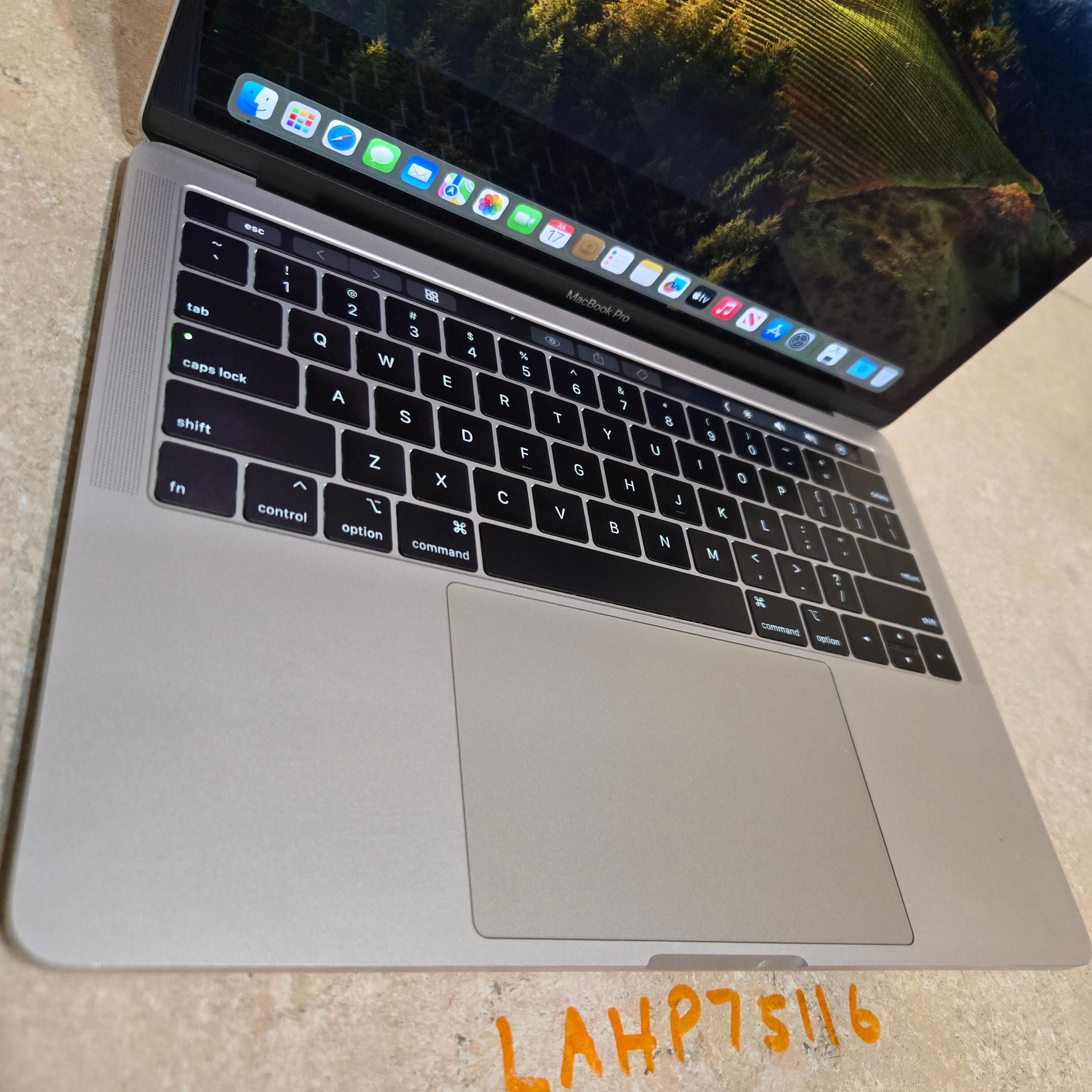 Apple Macbook Pro 13 inch Laptop - 2018 - 1TB - intel i7 - Model A1989