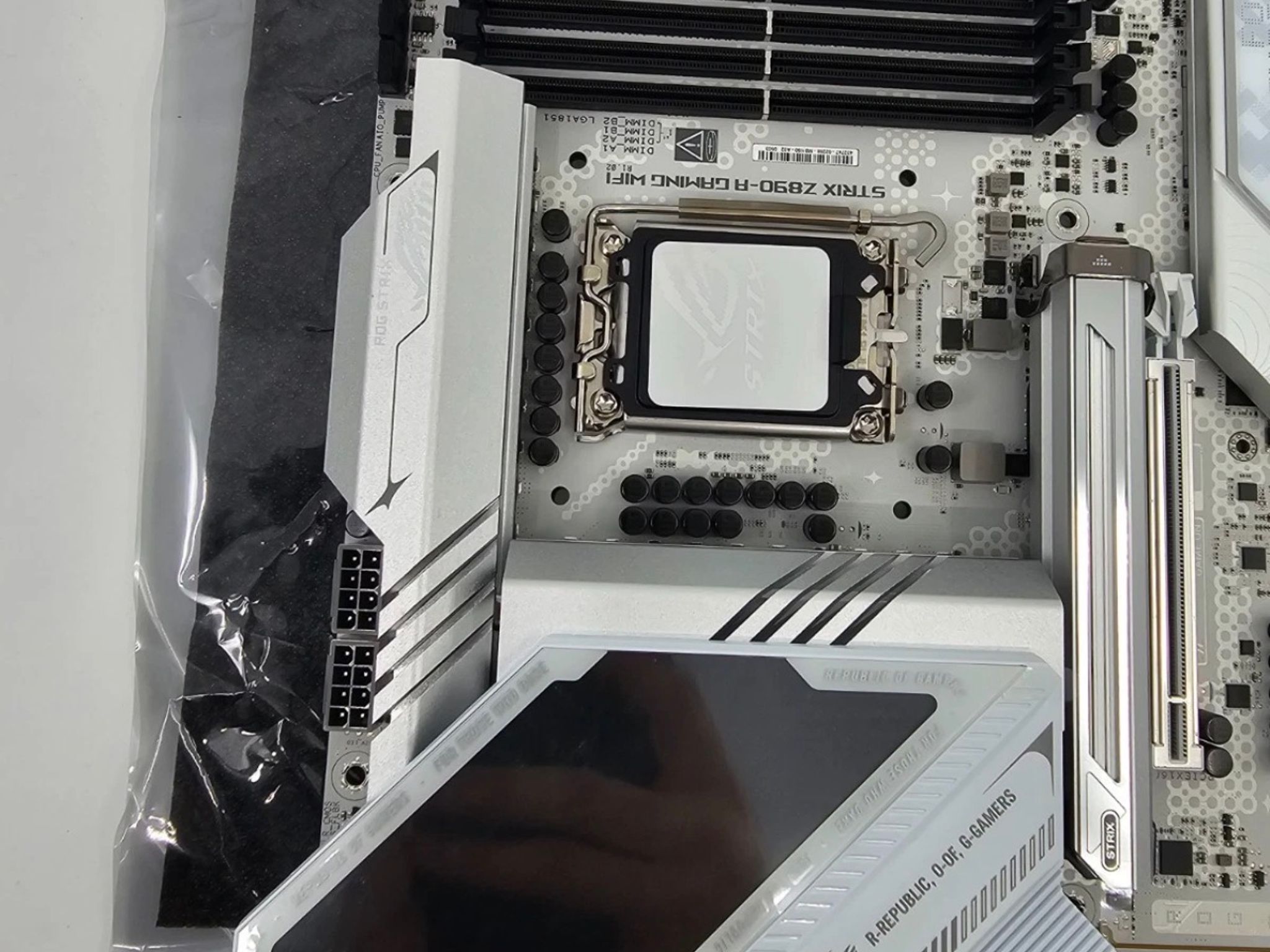 (READ) ASUS ROG Strix Z890-A Gaming WiFi