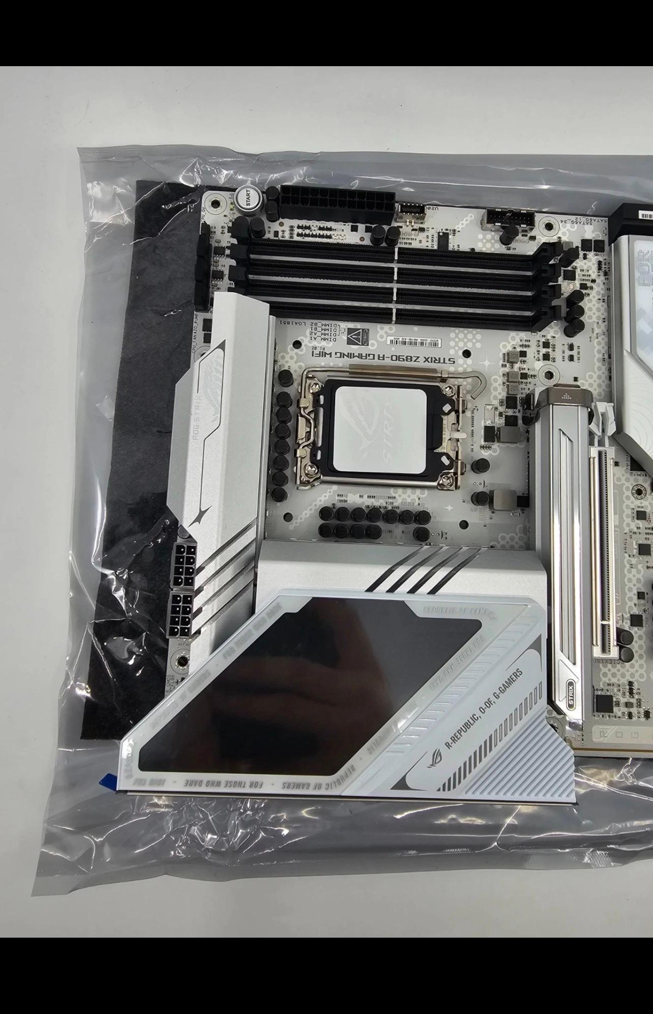 (READ) ASUS ROG Strix Z890-A Gaming WiFi