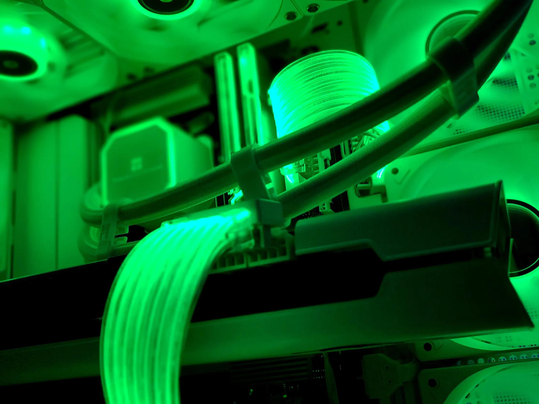 AMD Radeon RX 6800 16 GB | AMD Ryzen 5 7500F 6-Core CPU | 32 GB Ram | 1 TB SSD