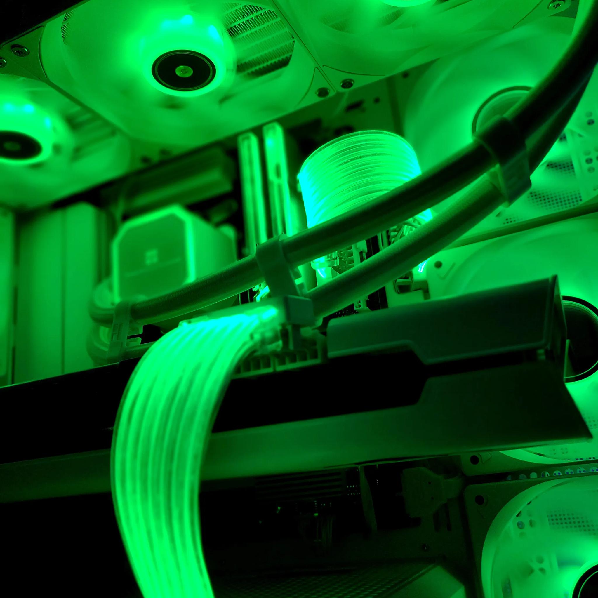 AMD Radeon RX 6800 16 GB | AMD Ryzen 5 7500F 6-Core CPU | 32 GB Ram | 1 TB SSD