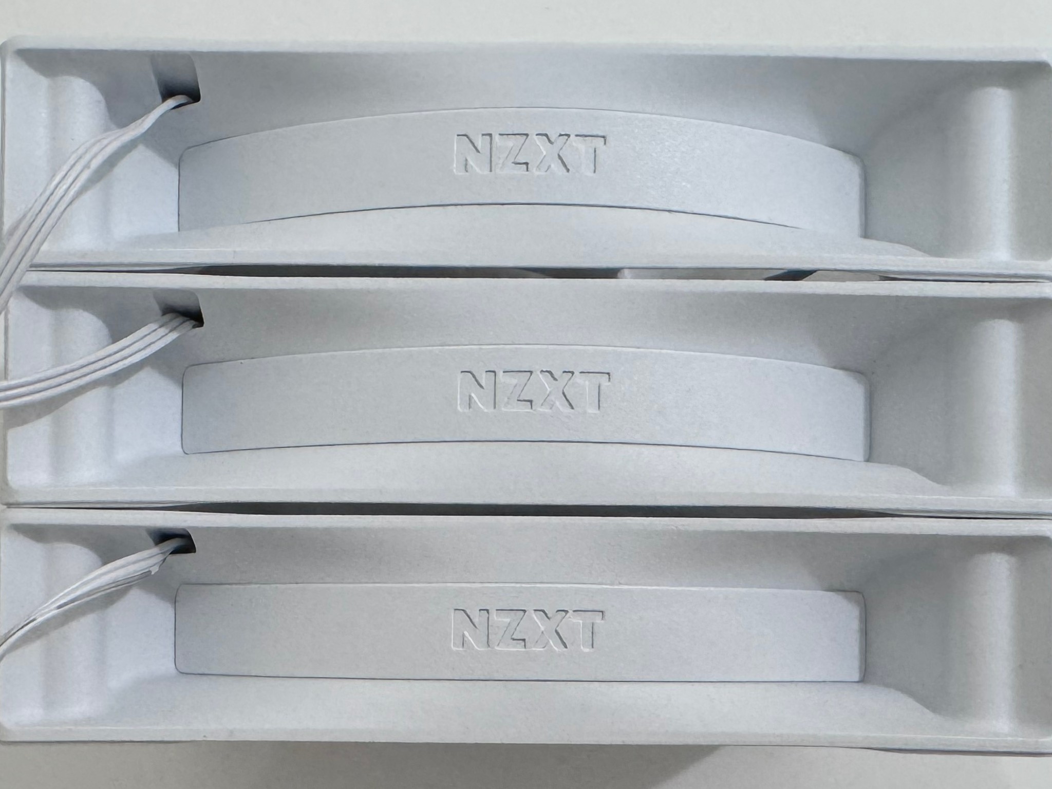 3x NZXT F120Q CL-2306 120mm Rifle Bearing White Fans