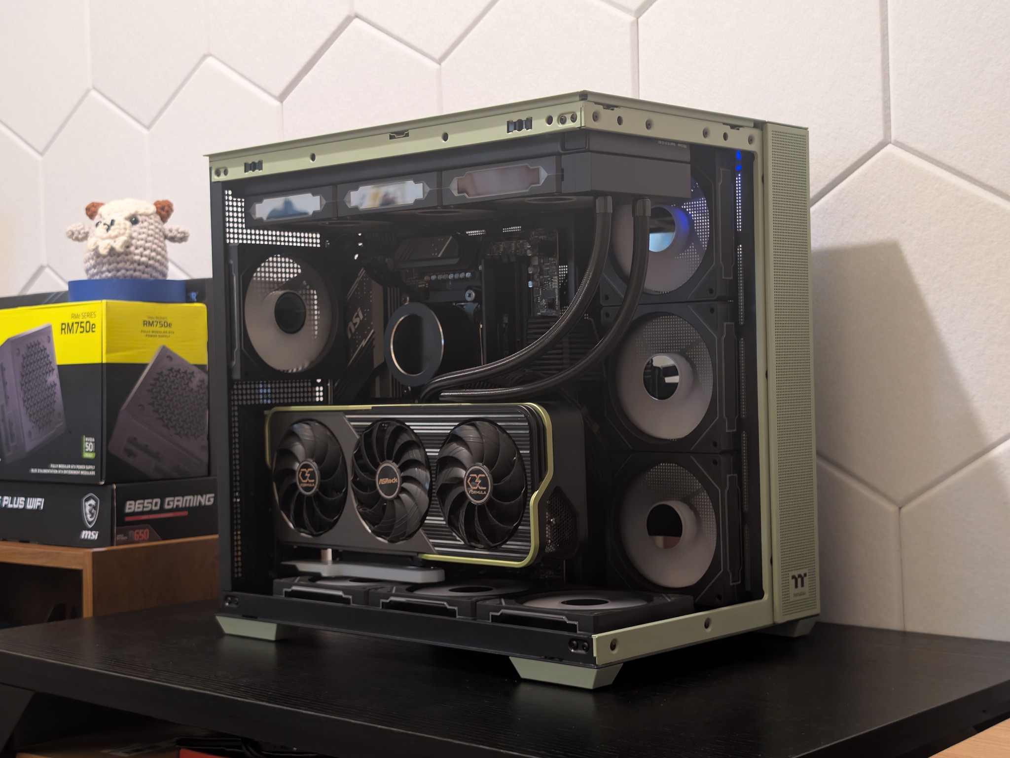 🍵🍏 1440p Gaming Beast | RX 6950XT | Ryzen 7 7700X | 2TB SSD | 32GB RAM | WiFi 6 & Bluetooth 🍵🍏