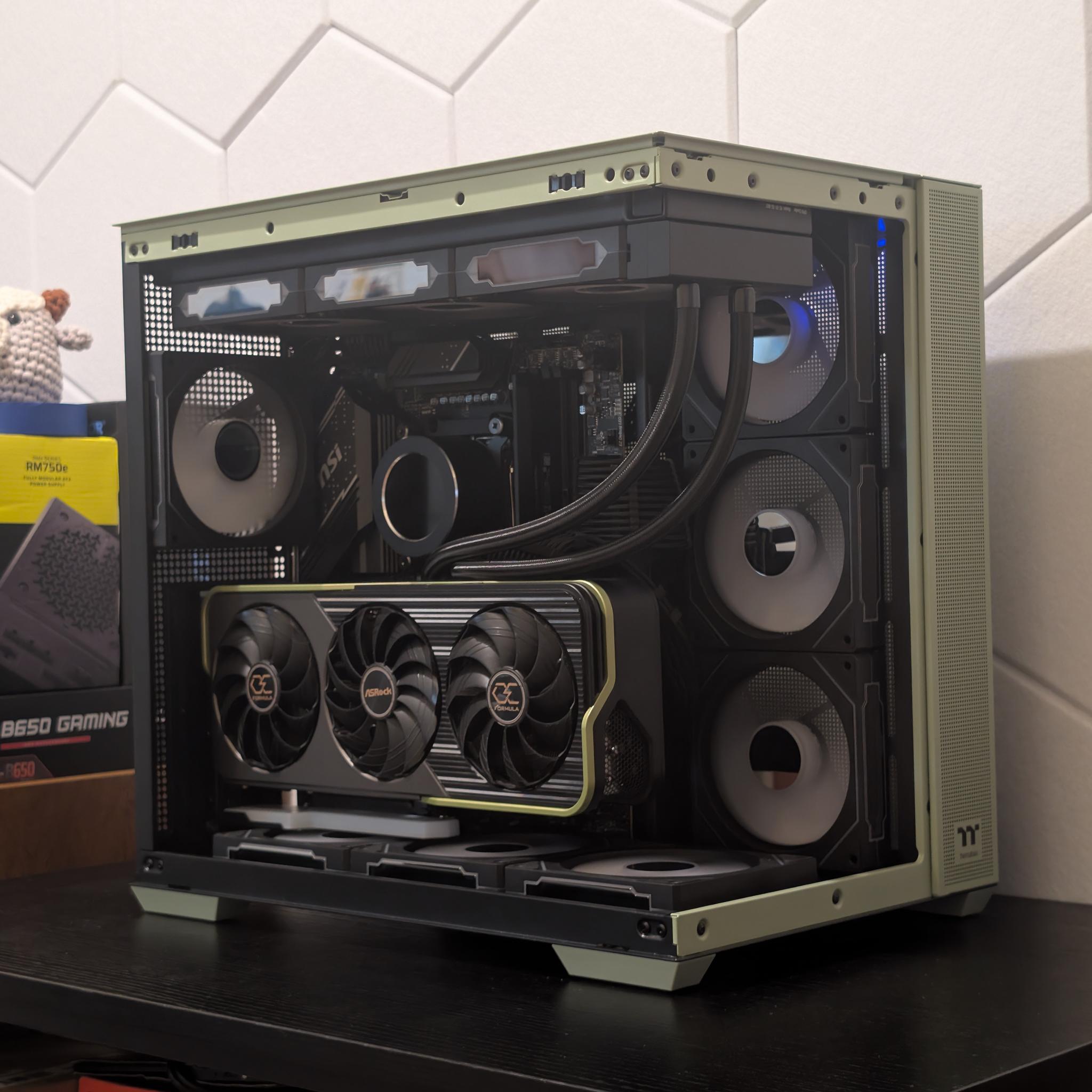 🍵🍏 1440p Gaming Beast | RX 6950XT | Ryzen 7 7700X | 2TB SSD | 32GB RAM | WiFi 6 & Bluetooth 🍵🍏