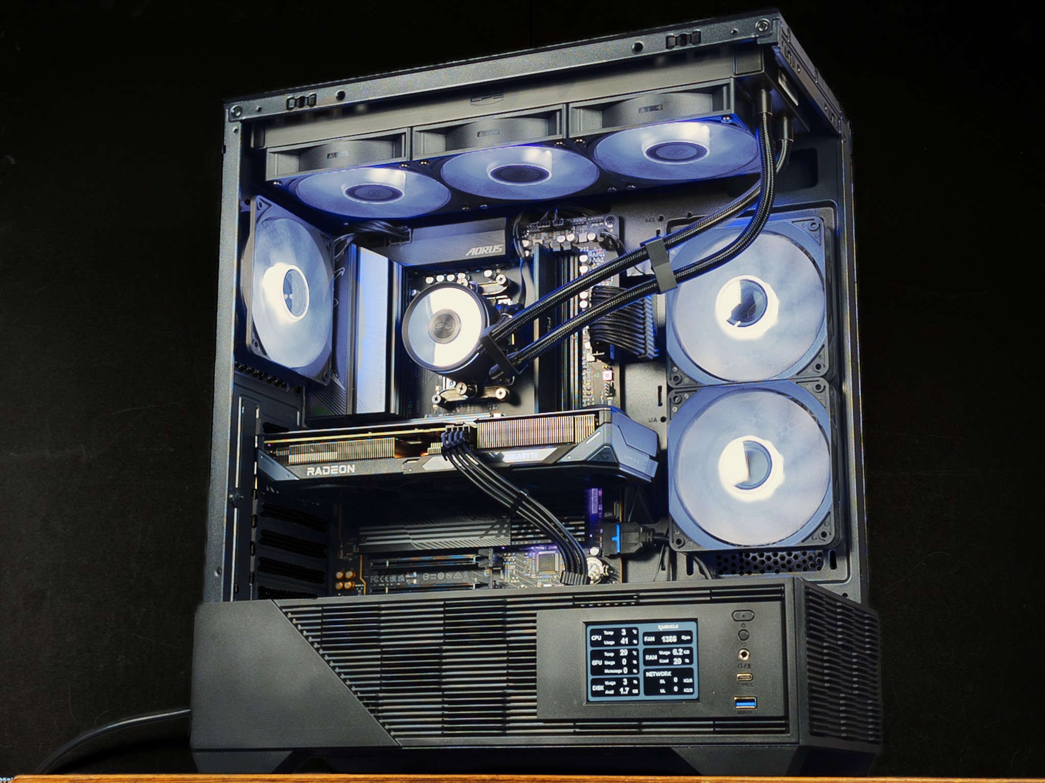 🎩 Ryzen 7 7700 • RX 9060 XT 16GB • 32GB DDR5 • 2TB SSD • Gaming PC