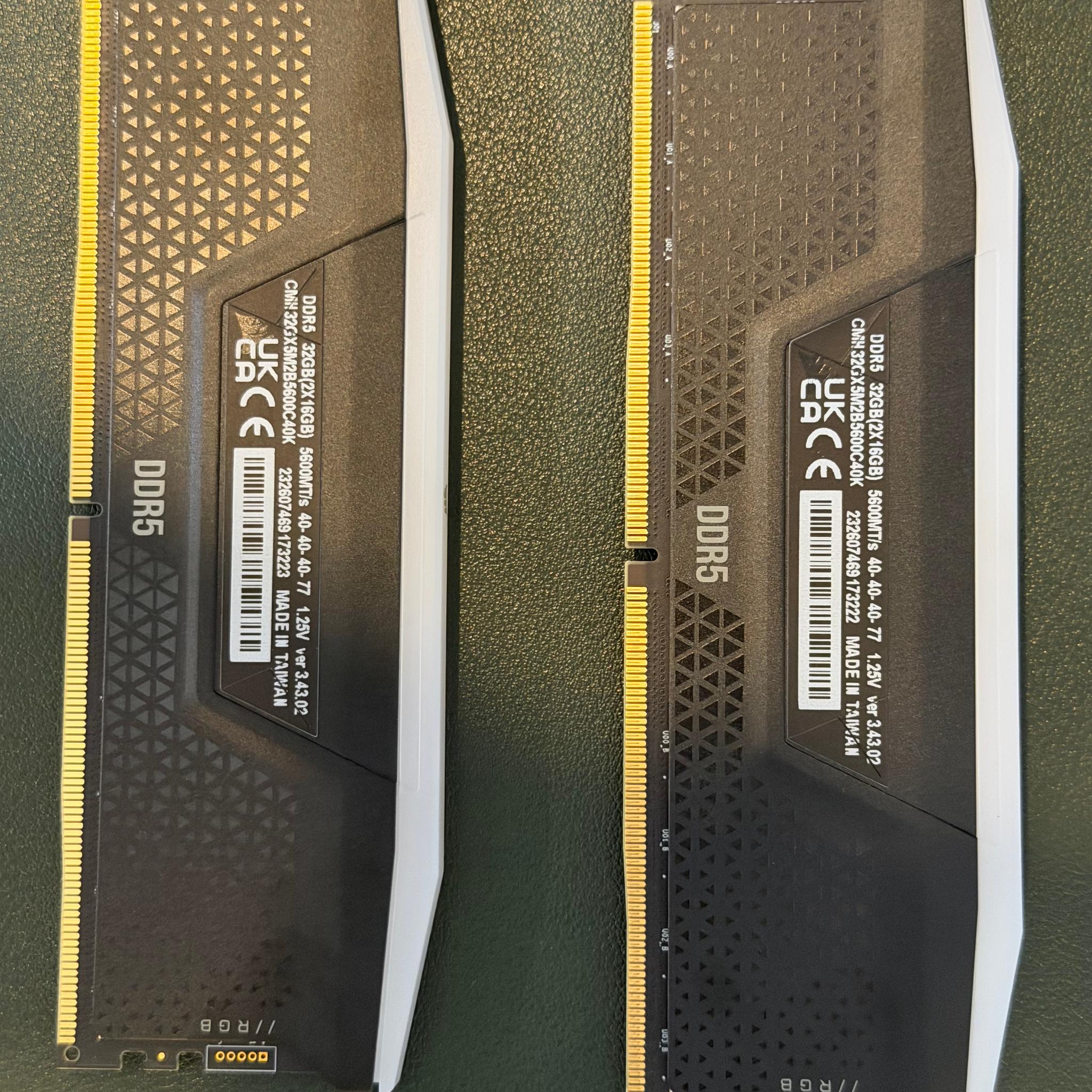 Corsair Vengeance RGB 32GB (2x16GB) DDR5-5600 CL40 (CMH32GX5M2B5600C40K)