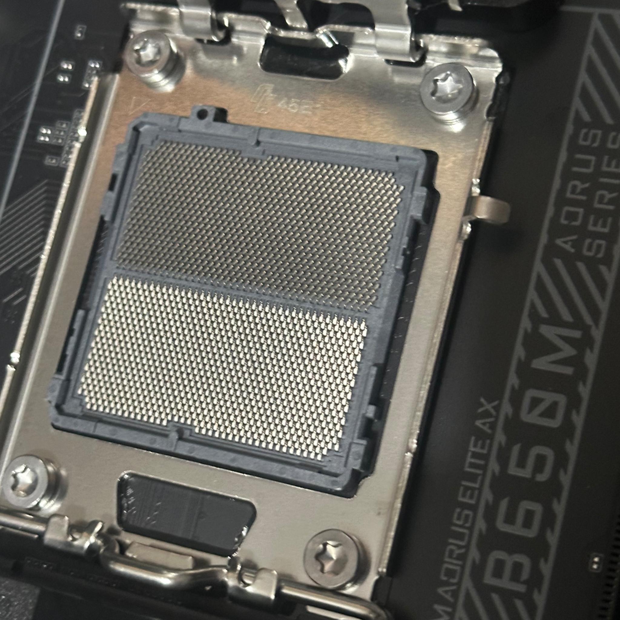 B650m AUROS ELITE AX