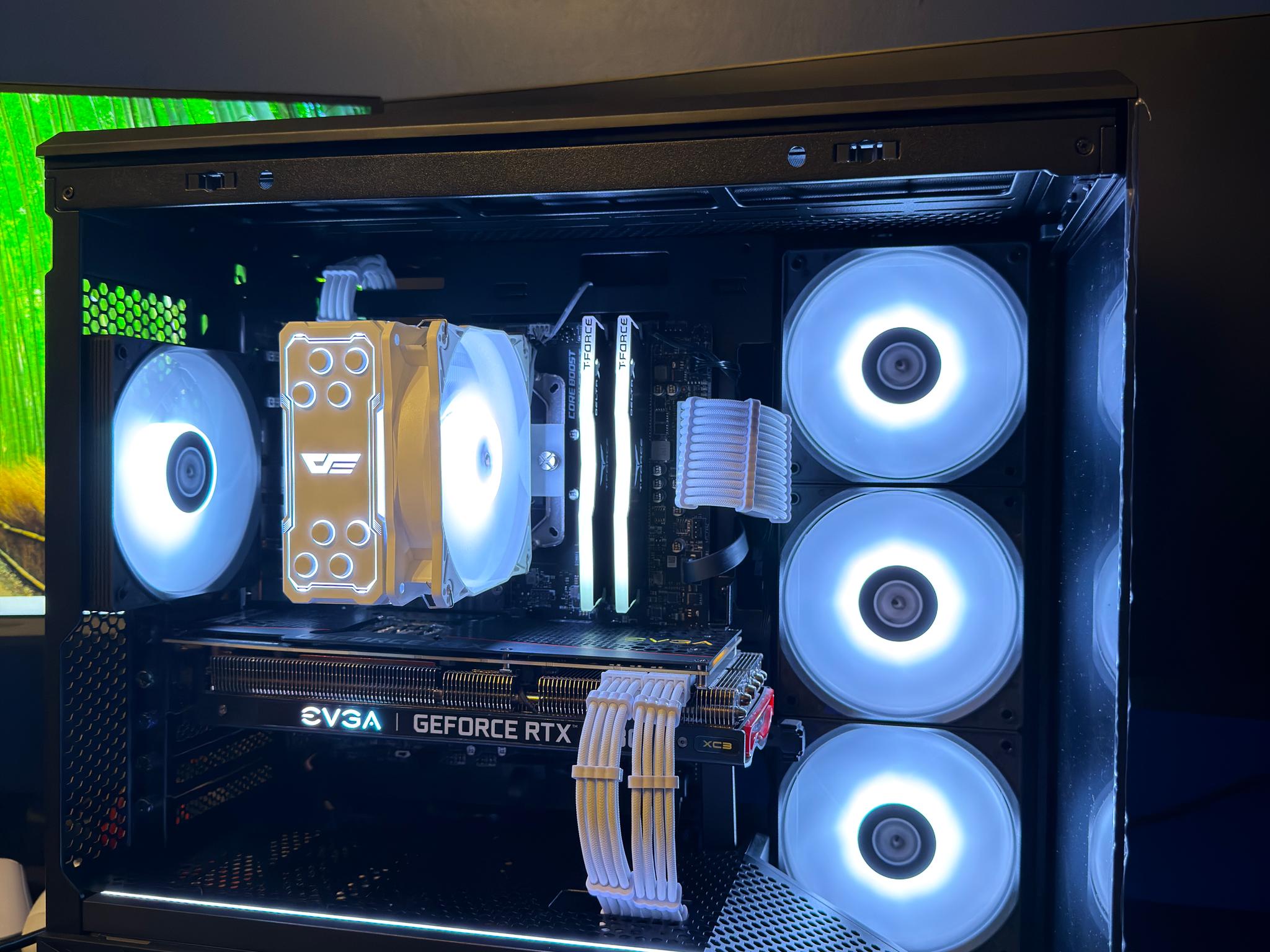 RTX 3080 10GB / Ryzen 5 5500 / 16gb RAM 3200 MHz / 1TB STORAGE