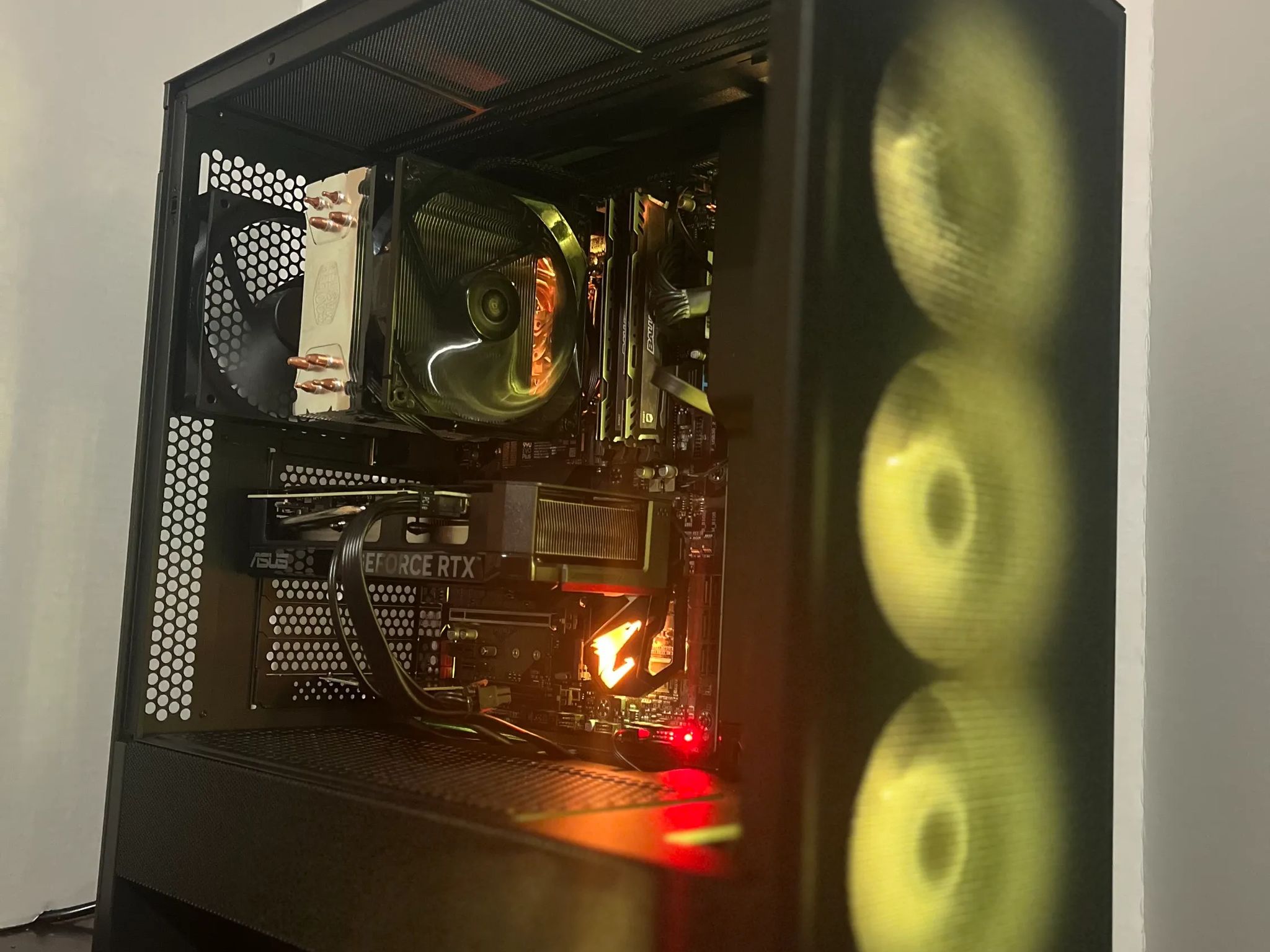 RTX 4060ti | Intel i5-8600k | 16GB DDR4 | 1TB SSD | Windows 11 Home