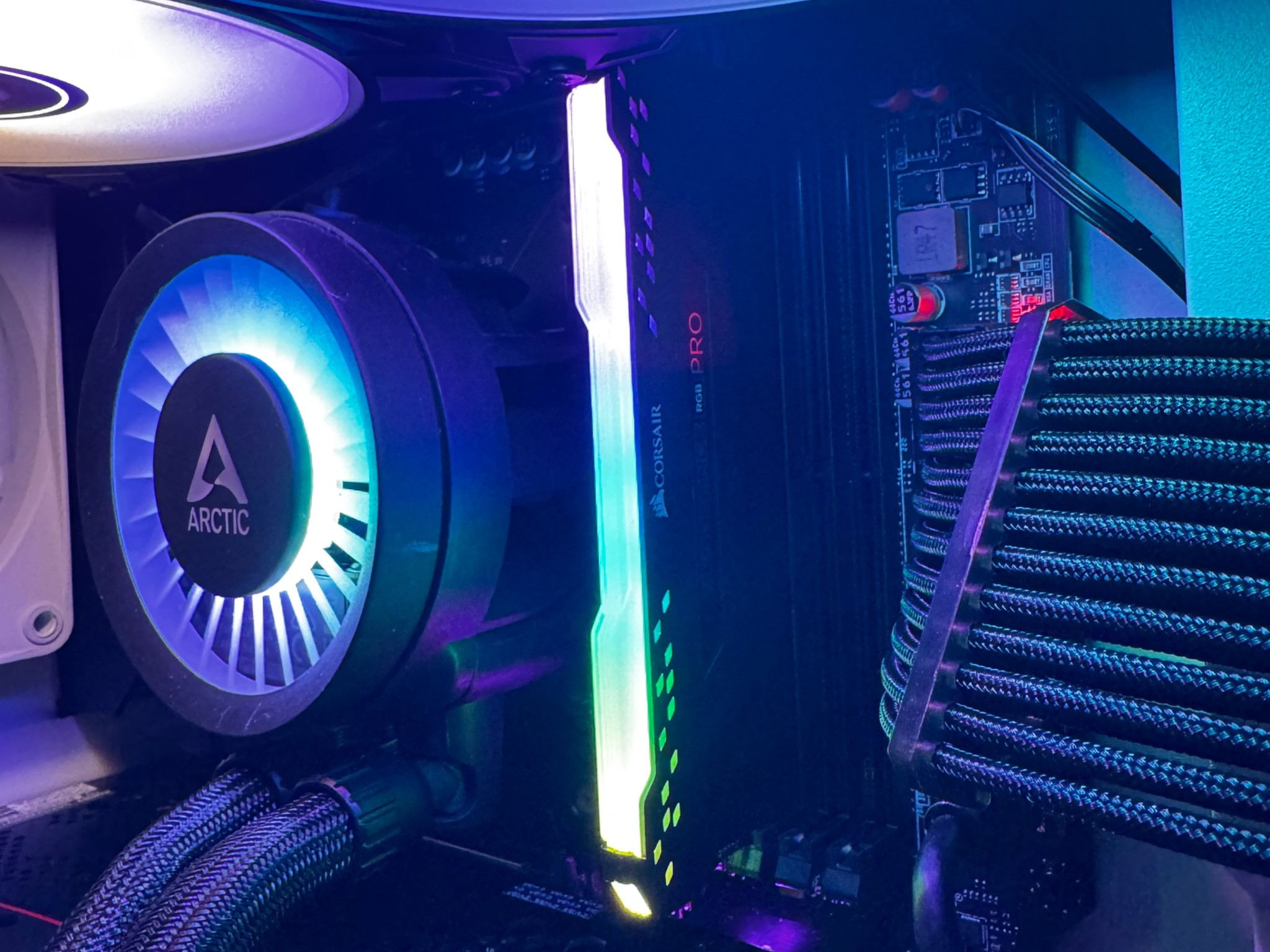 🥛OREO BEAST⚫| R7 5800X3D | NVIDIA 3060 | 1TB SSD | 32GB DDR4 | WIN 11 | BT/WIFI