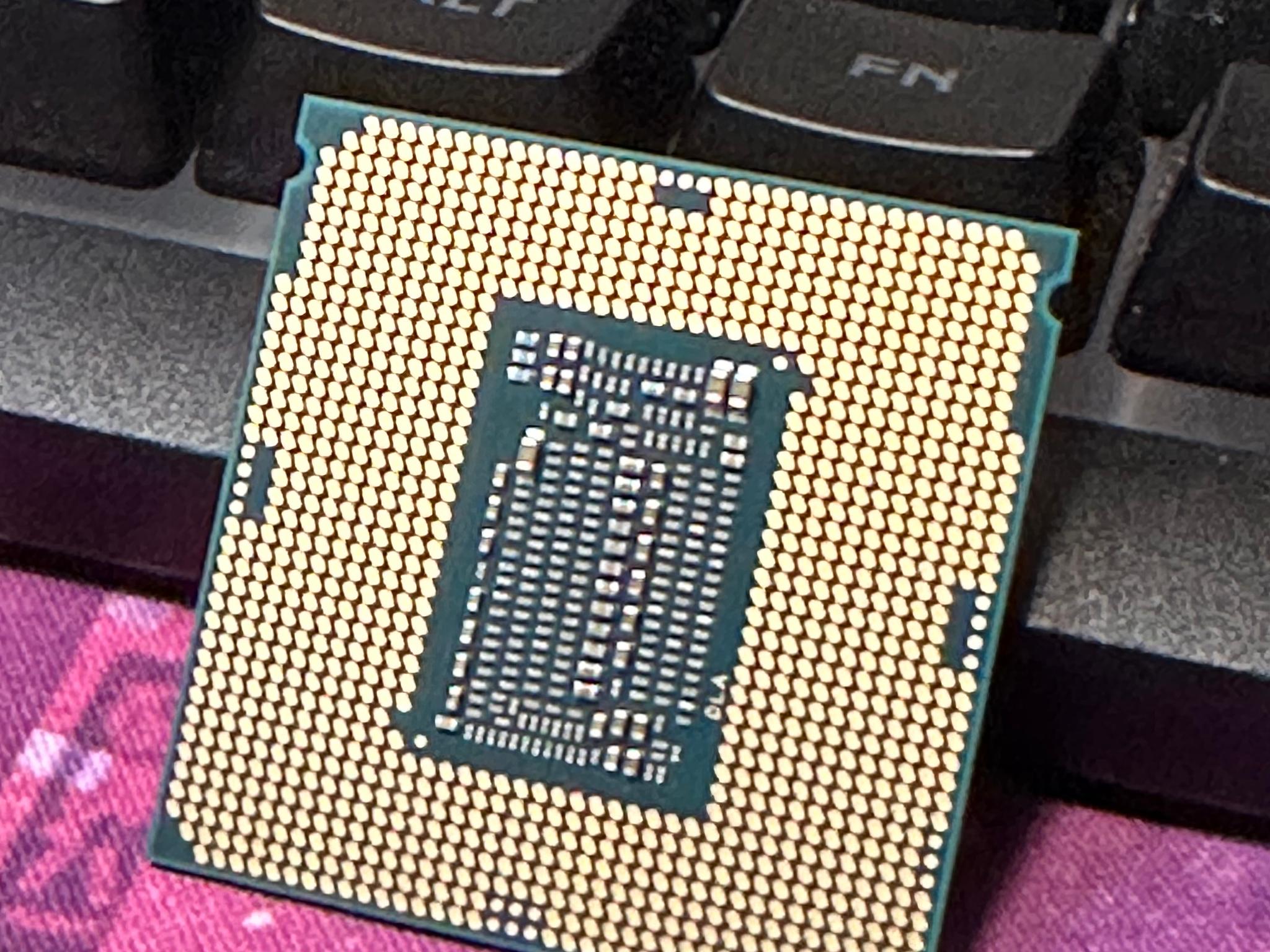 Intel Core i9-9900K CPU LGA 1151 8 Cores 16 Threads 3.6GHz Processors Desktop