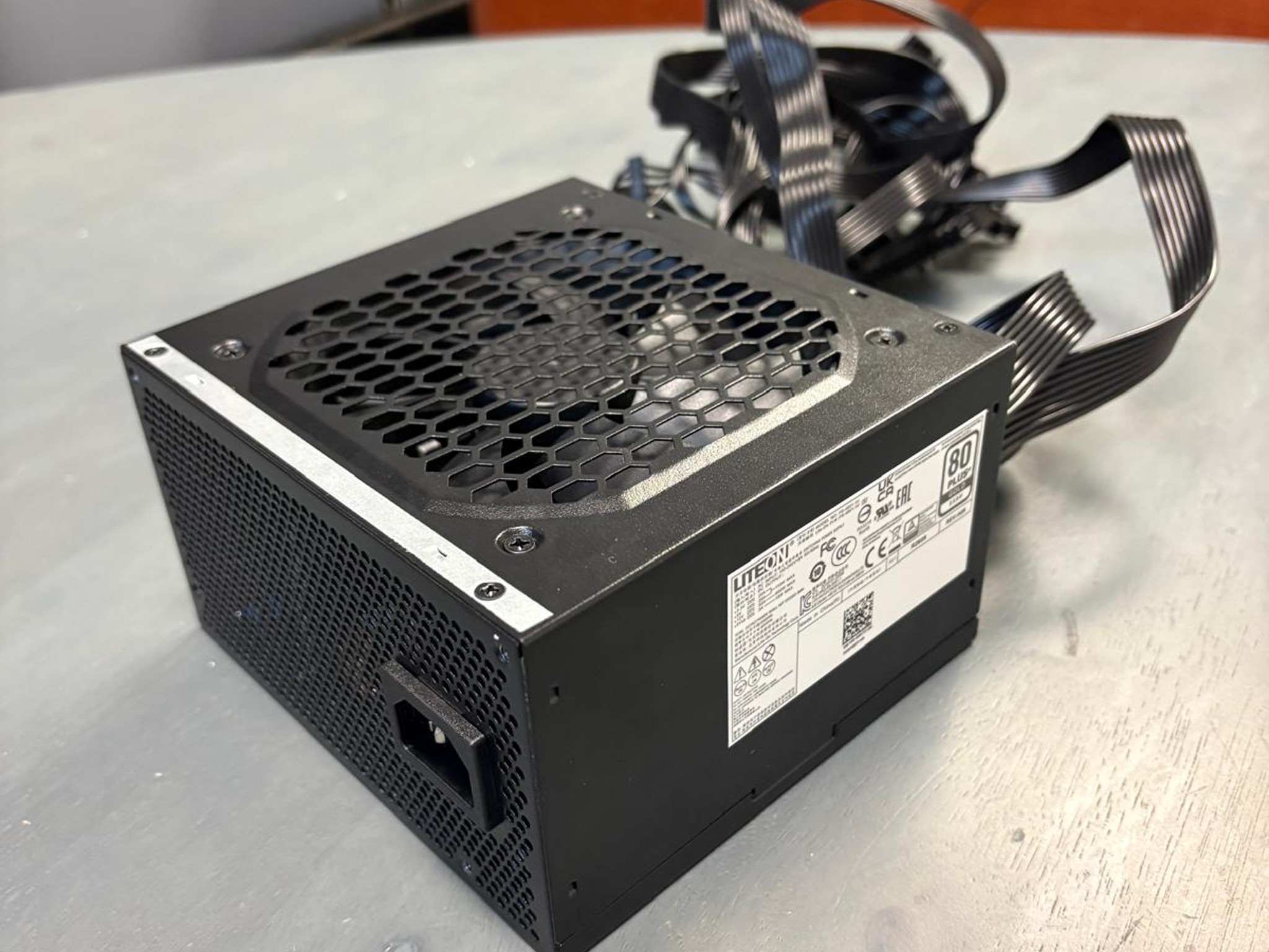 NEW - White Compact Dual-Chamber Mid Tower Airflow Case with Tempered Glass