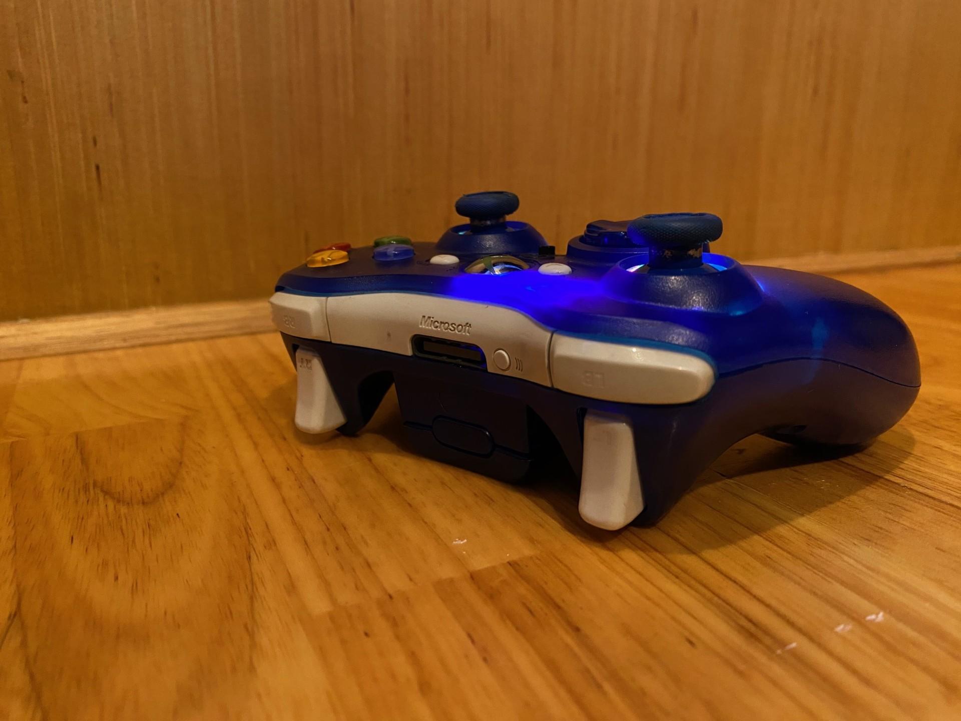 Custom clear blue Xbox 360 controller - Hall effect - LEDs - RESTORED