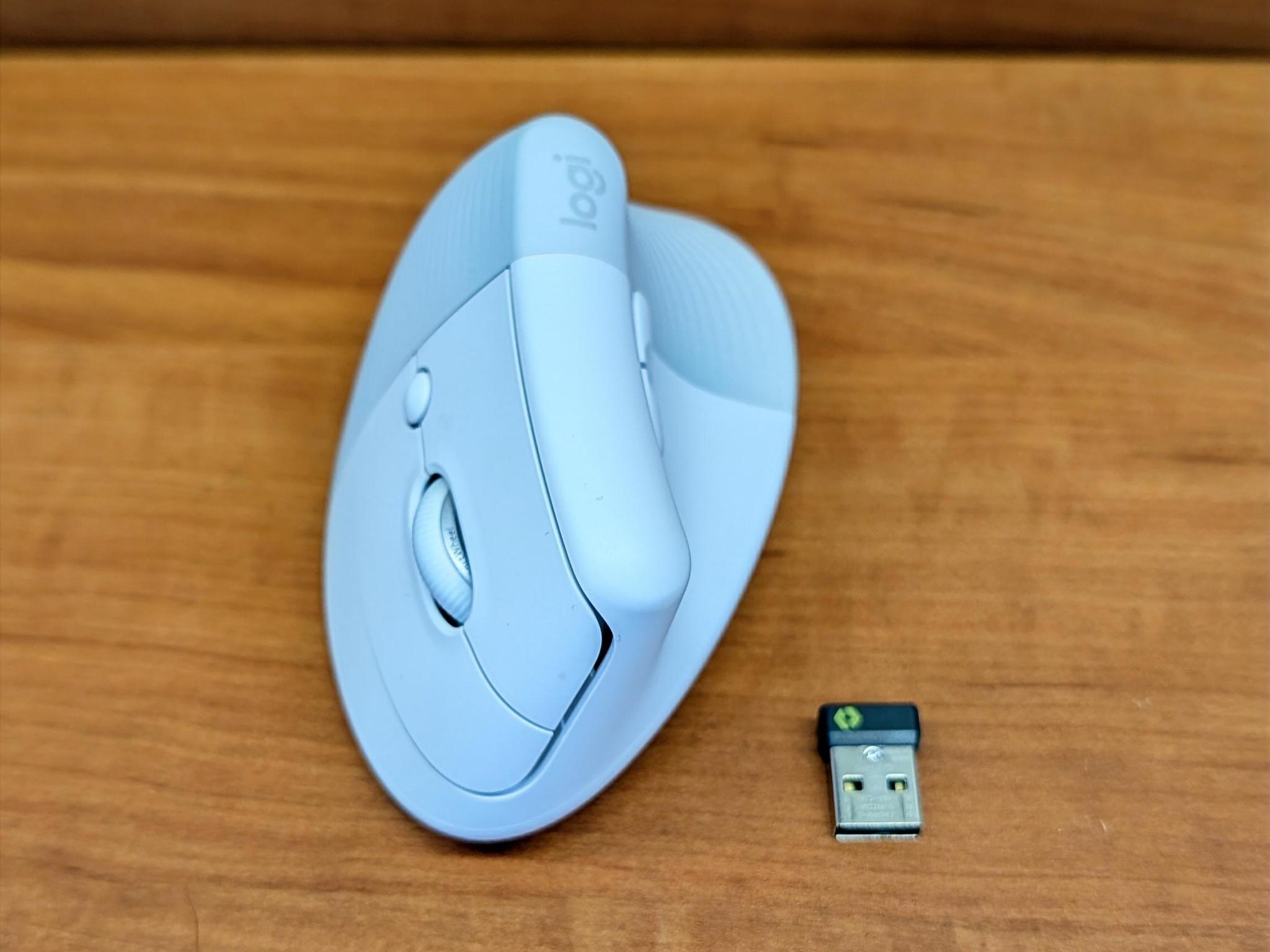 Logitech Lift Vertical Ergonomic Mouse Off-White right-handed