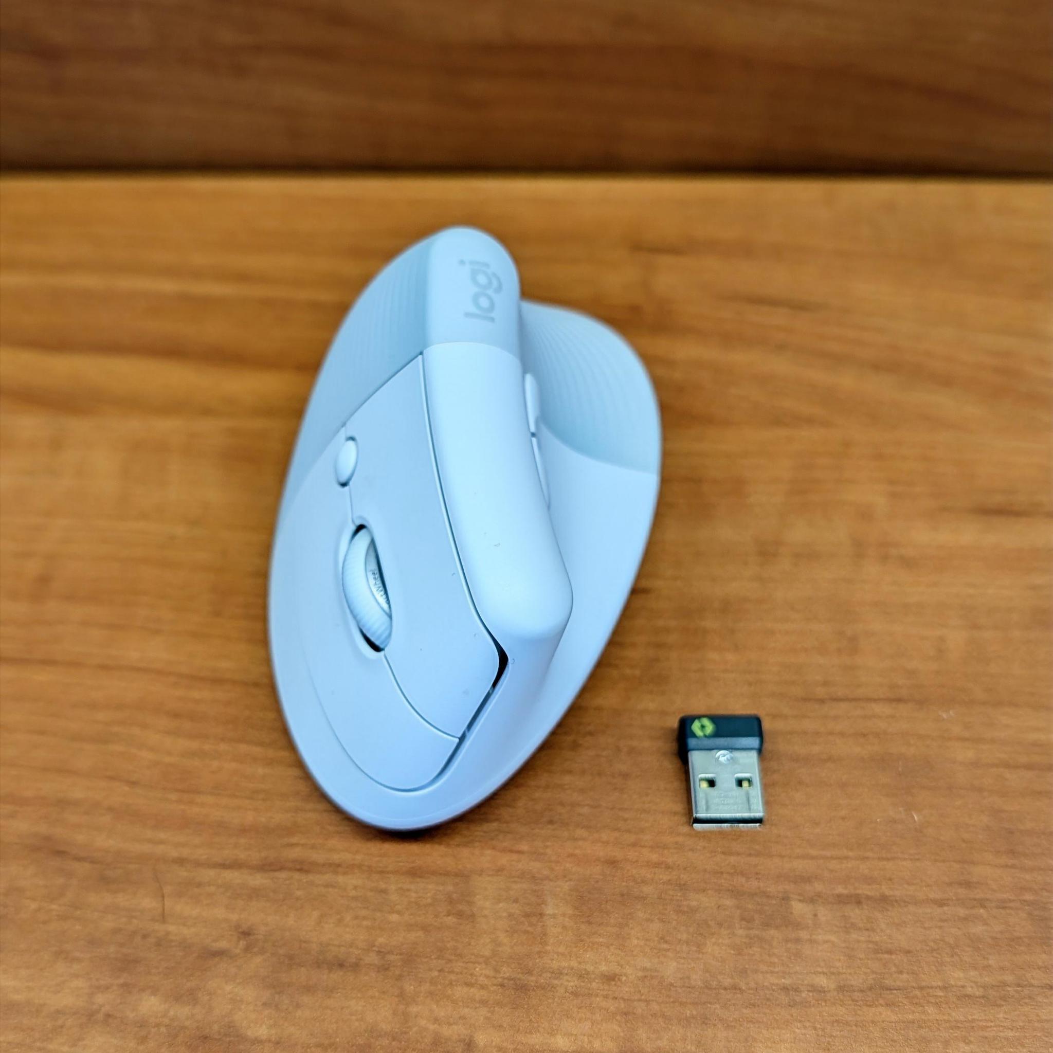 Logitech Lift Vertical Ergonomic Mouse Off-White right-handed