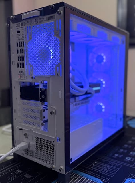 Corsair 4000D VAULT NOVA #1337 | Ryzen 9 9950X3D | RTX 5080 FE | 64GB | 6TB