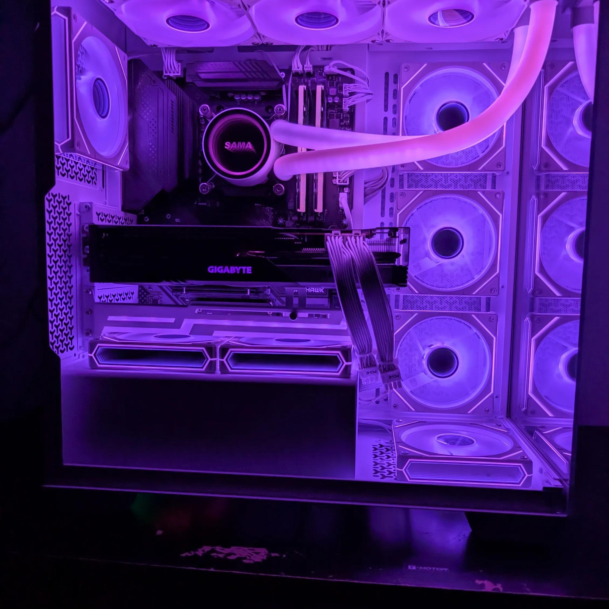 Ultimate Gamer PC - Ryzen 7 5800x3d | RX 7900 GRE | 32 GB DDR 4 4000 RGB | 1 TB NVME