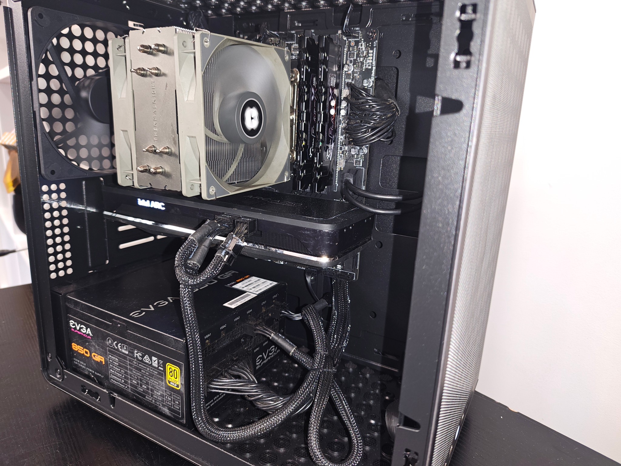 THE BLUE CUBE, fantastic value 1440P gaming pc equipped with FRAME GEN