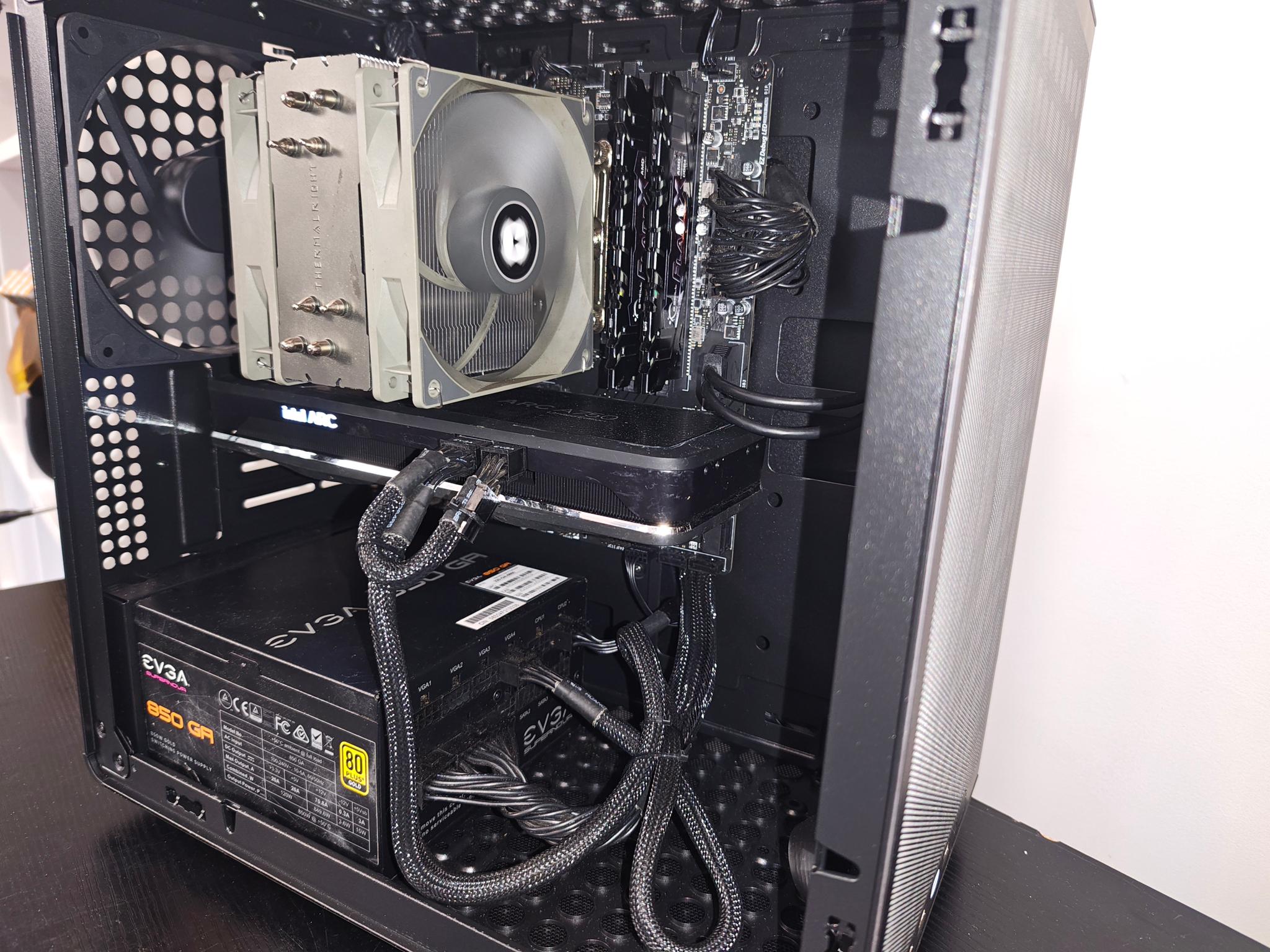 THE BLUE CUBE, fantastic value 1440P gaming pc equipped with FRAME GEN