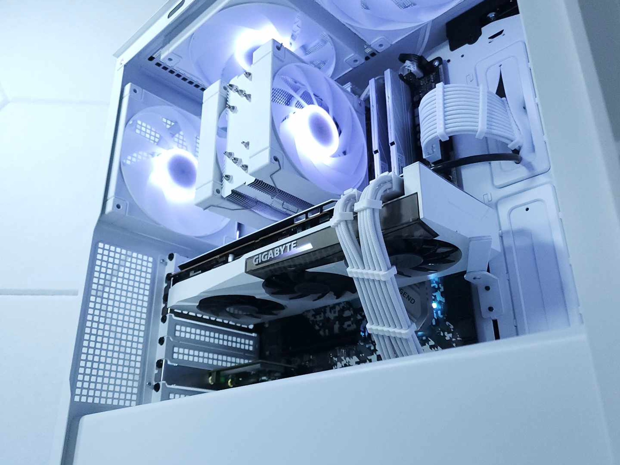 🤍RTX 3070 || Ryzen 5 5600GT || 1TB M.2 NVMe SSD || 32GB 3200MHz || 1080p/1440p Gaming Computer