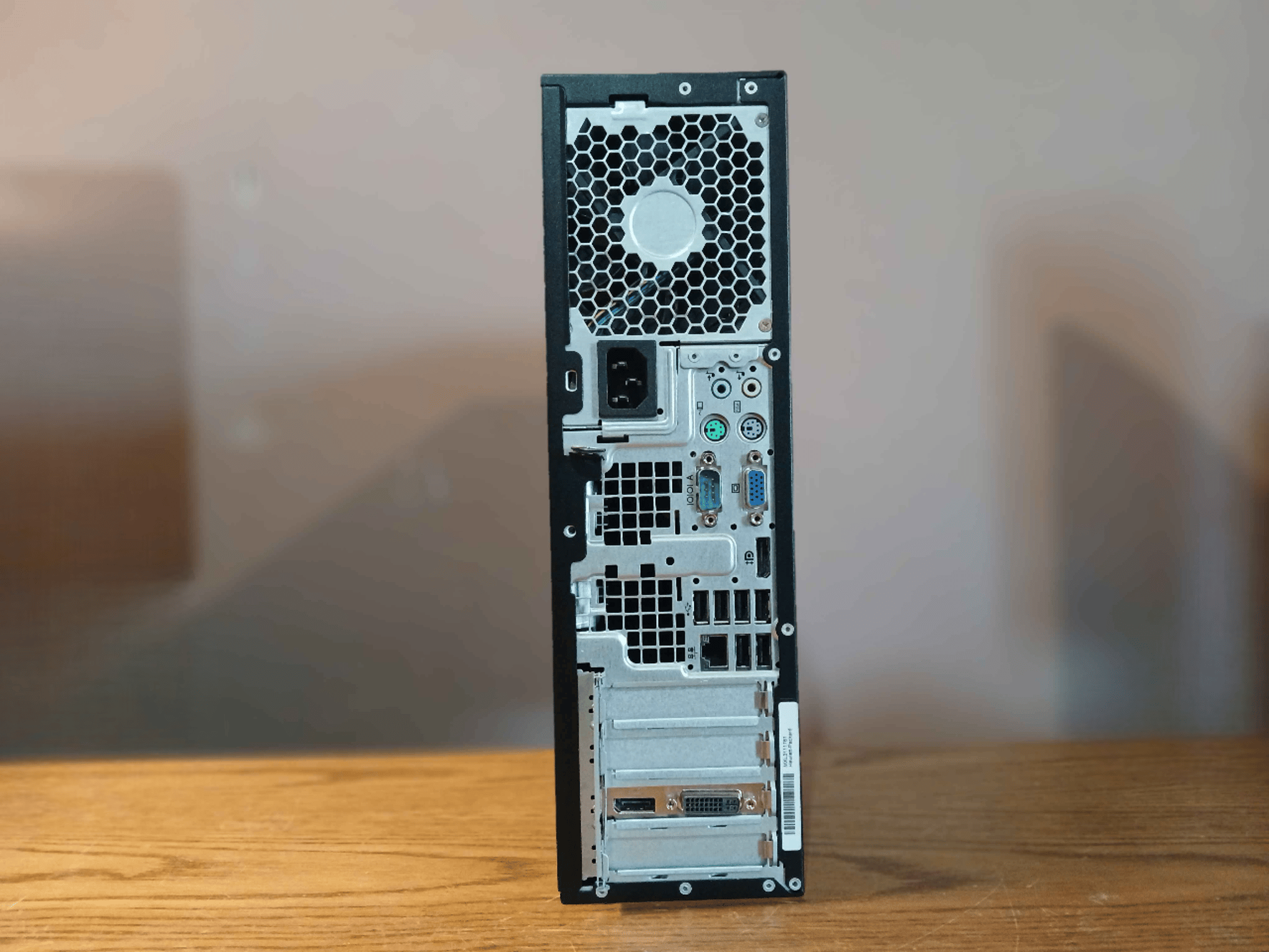 SFF | Xeon e3-1240 | r5 430 | 12gb 1333MHz | 240gb ssd