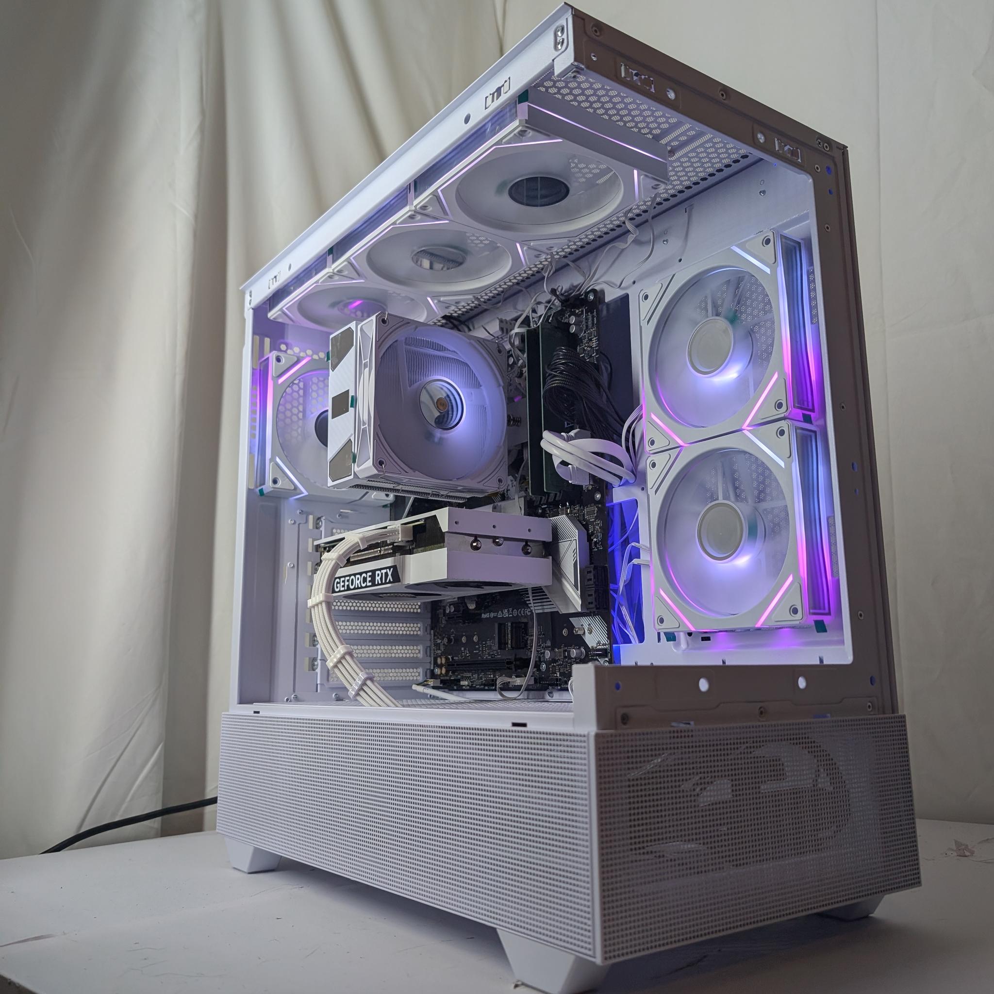 RTX 4070 | RYZEN 5 7600X | 16gb DDR5 | 1TB NVME | ALL WHITE