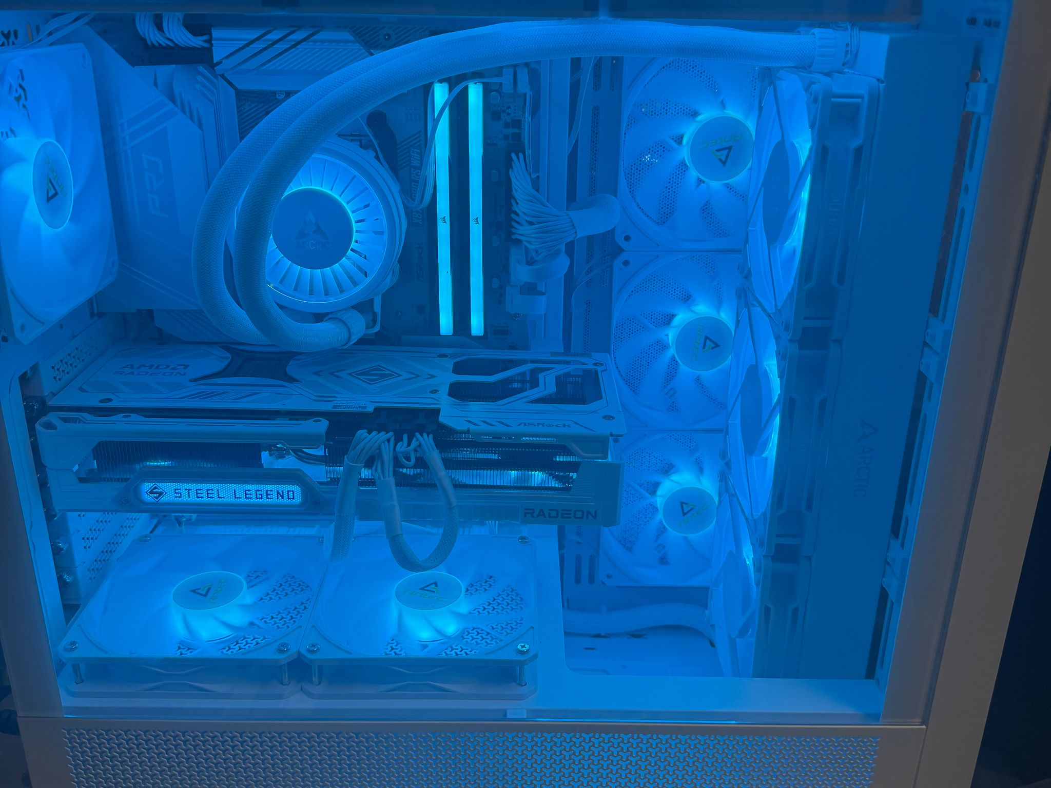 Blizzard | 9070xt | 7800X3d | 32gb ddr5 | 2tb nvme