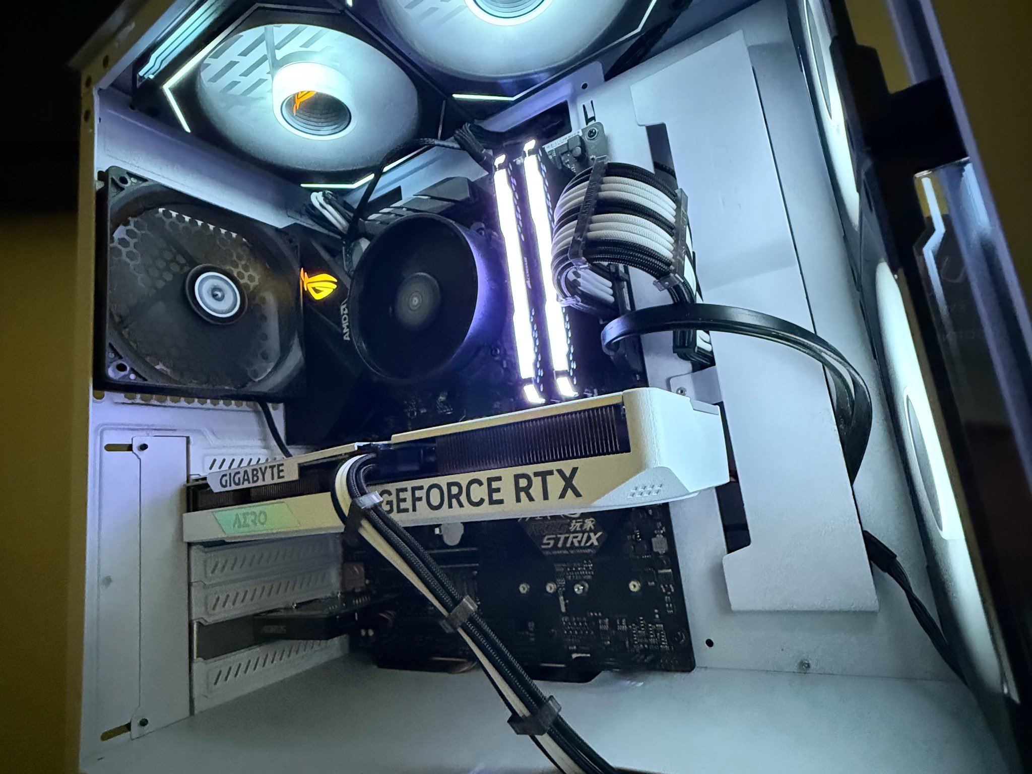 ⚪🔥 White Lian Li RTX 4060 Gaming PC | 32GB RGB | Ryzen 5 5600X 🔥⚪