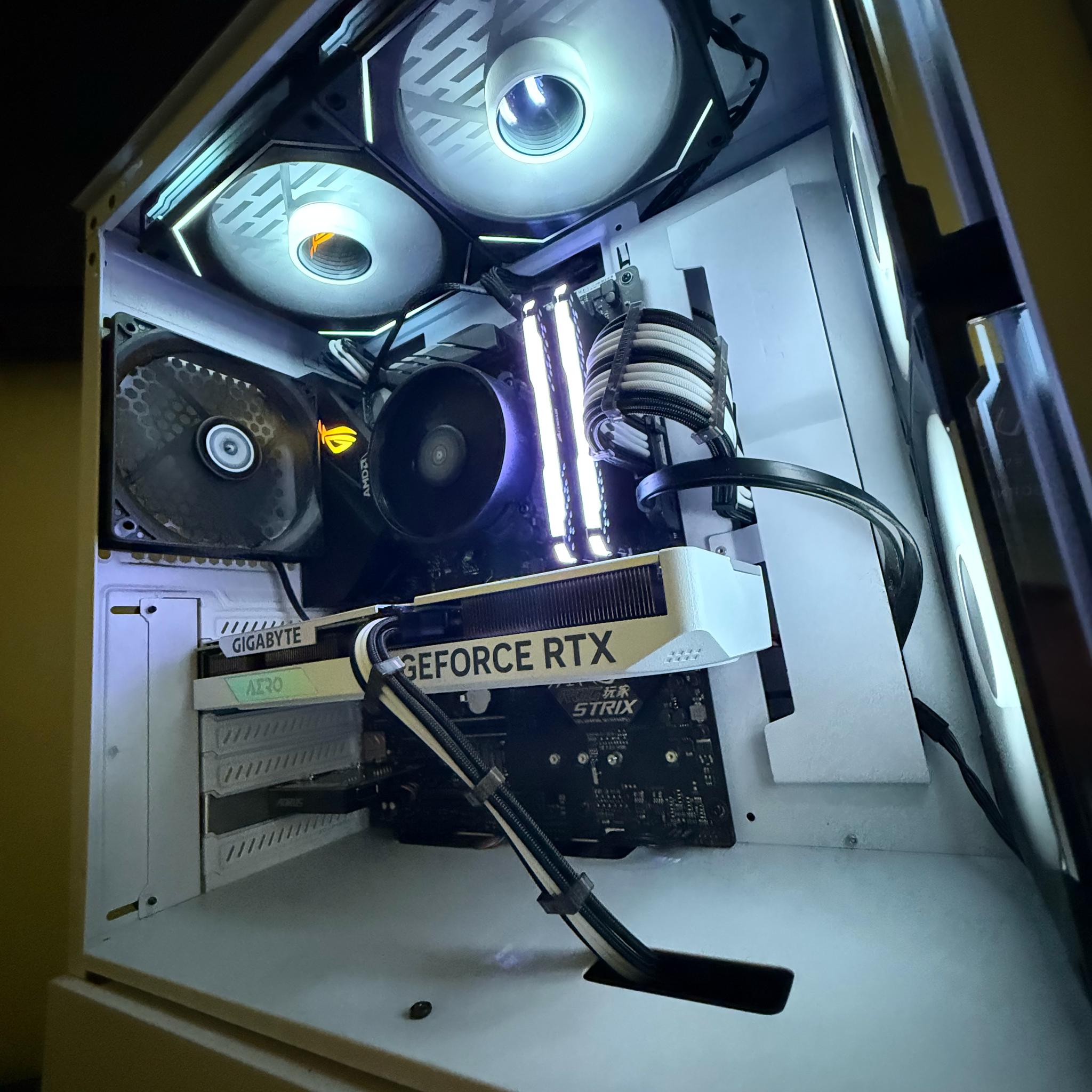 ⚪🔥 White Lian Li RTX 4060 Gaming PC | 32GB RGB | Ryzen 5 5600X 🔥⚪