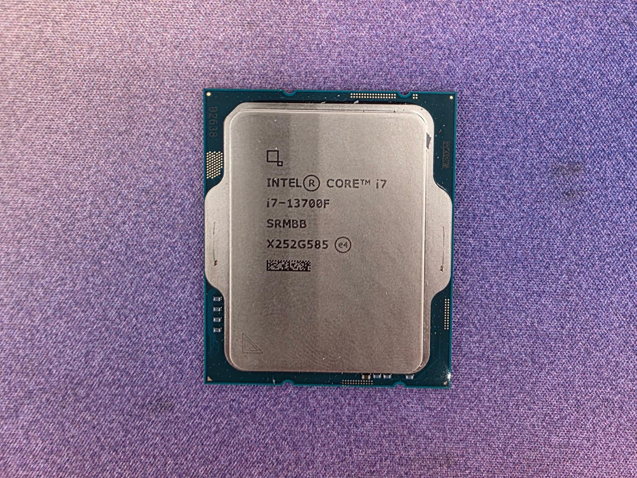 Intel Core i7-13700F