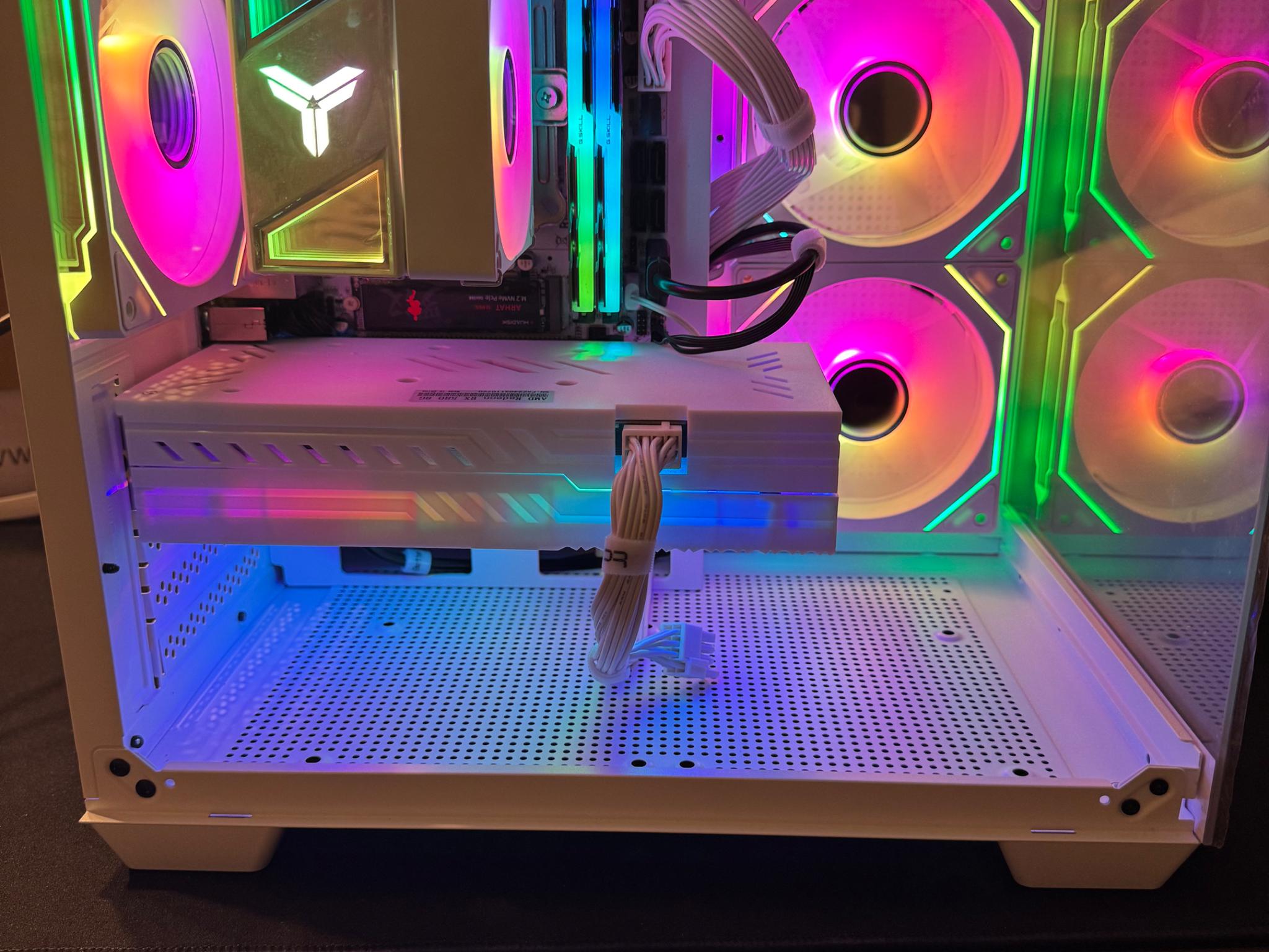 Fire Tech Labs: Moon Light CPU AMD RYZEN 3500X / AMD 580 8gb / 16gb Gskill / 512gb / b450 WiFi