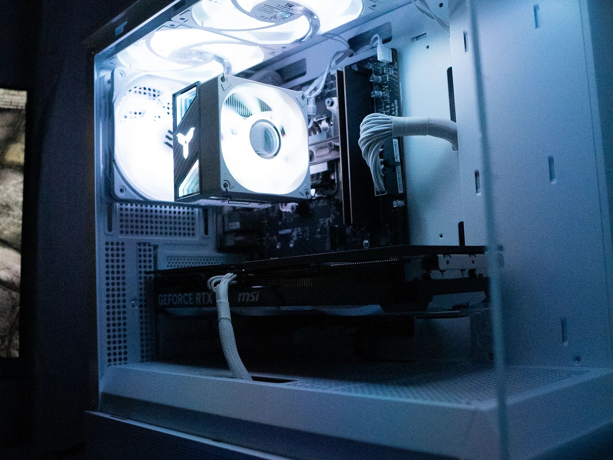 🌨🌨 | MSI RTX 4060Ti | RYZEN 5 7500F | 32GB DDR5 RAM | 1TB | Arctic Snow