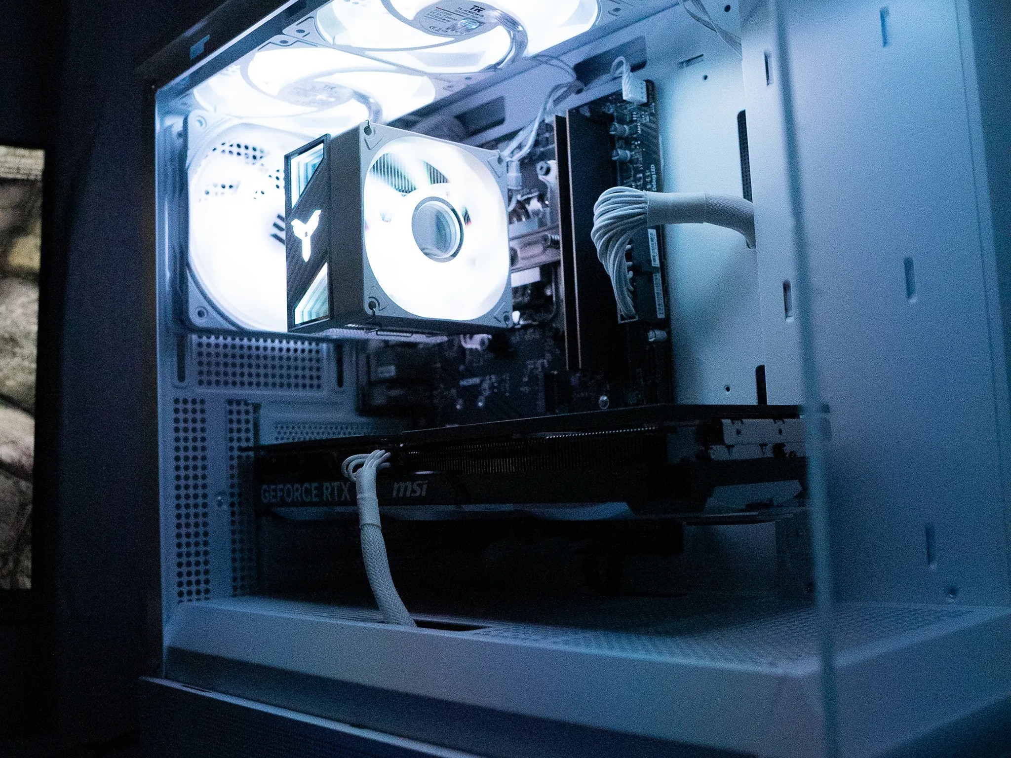 🌨🌨 | MSI RTX 4060Ti | RYZEN 5 7500F | 32GB DDR5 RAM | 1TB | Arctic Snow
